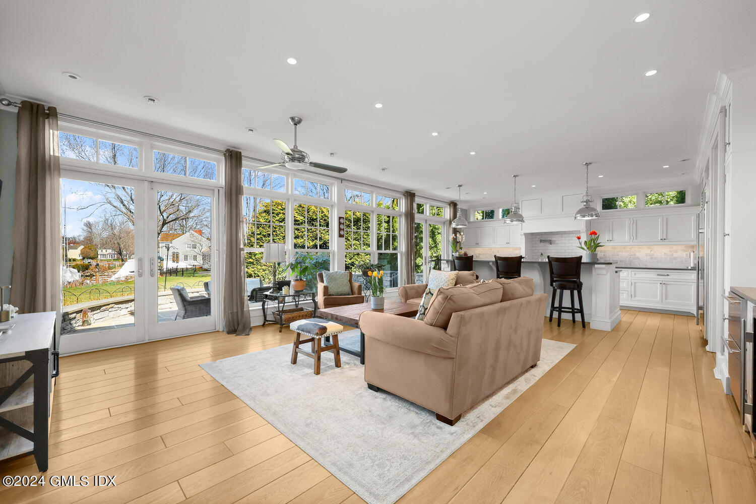 15 FLYING CLOUD Road