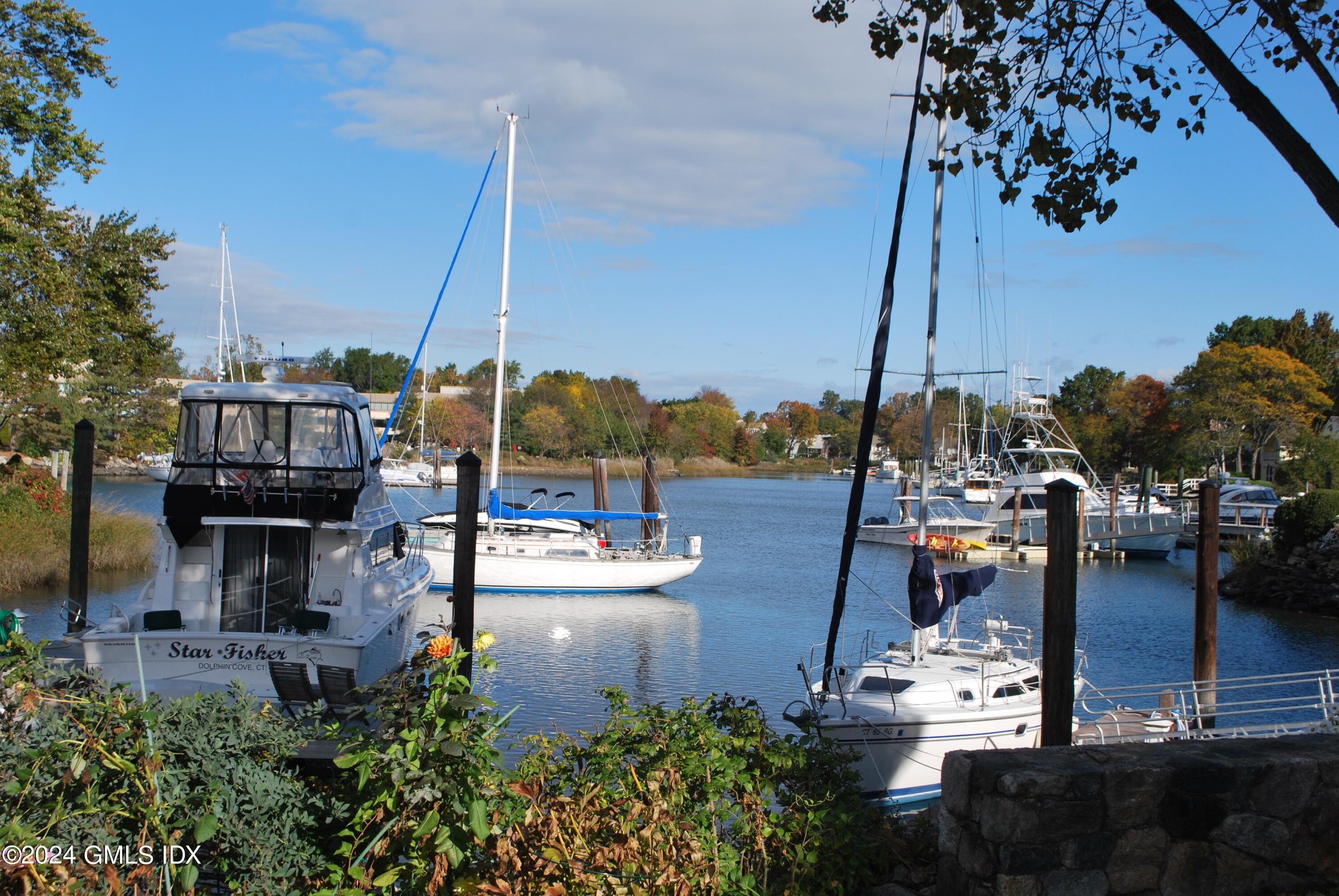 15 FLYING CLOUD Road