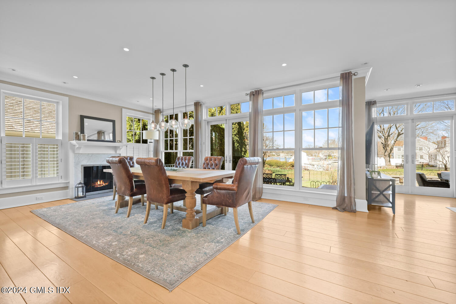 15 FLYING CLOUD Road