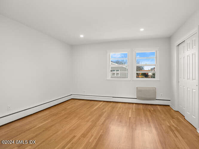 22 Willowbrook Court, 22