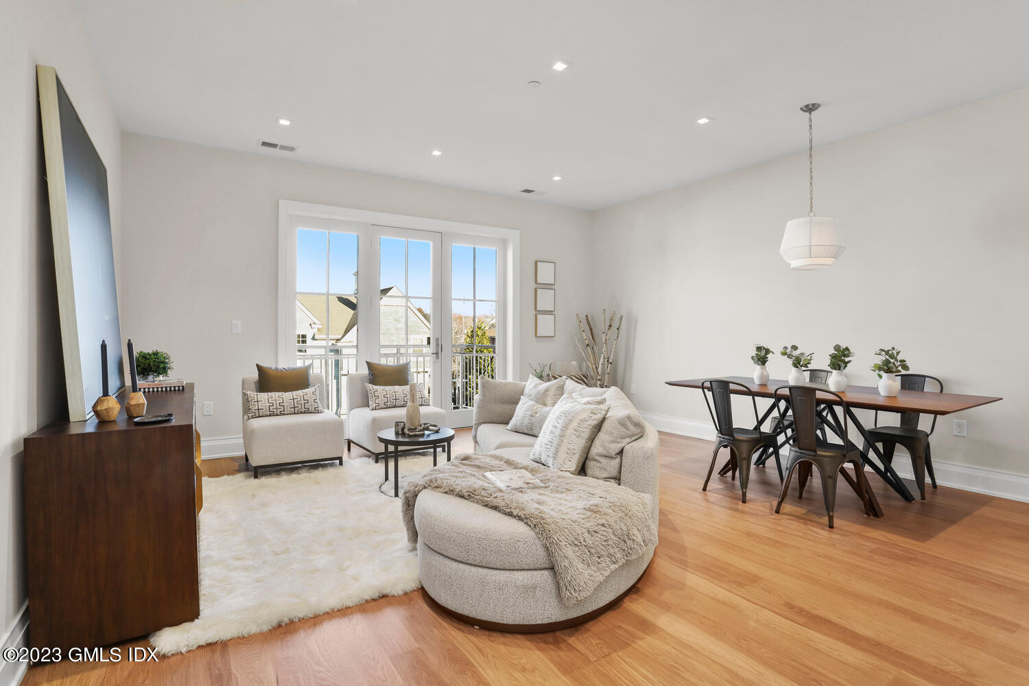 88 S Water Street, 102