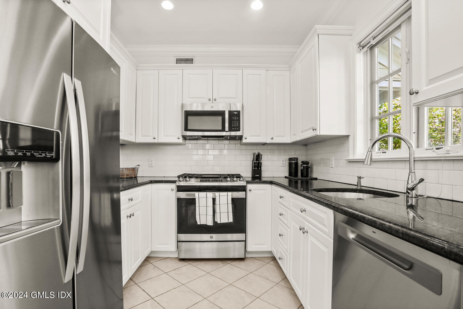 147 Holly Hill Lane, 8