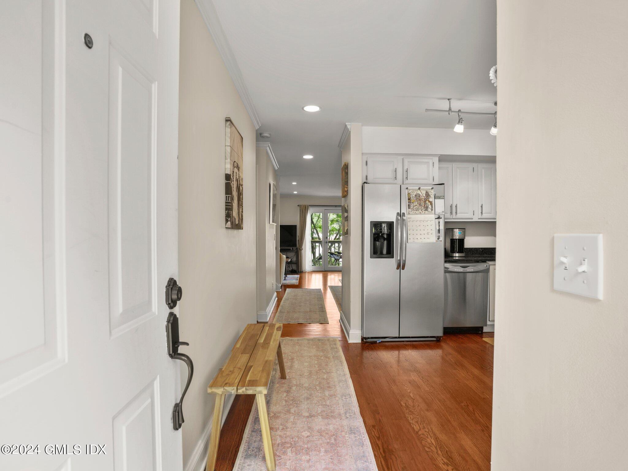 351 Pemberwick Road, 102