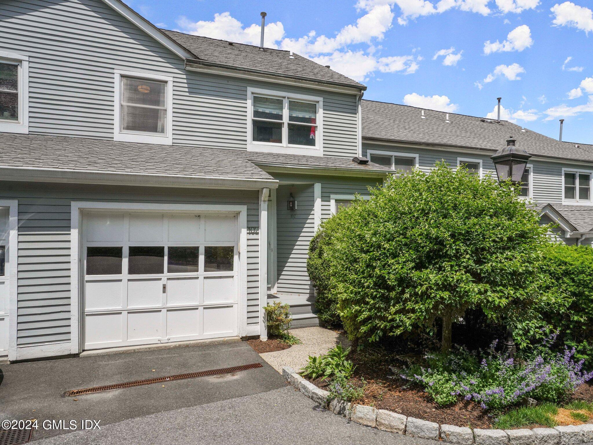 351 Pemberwick Road, 102