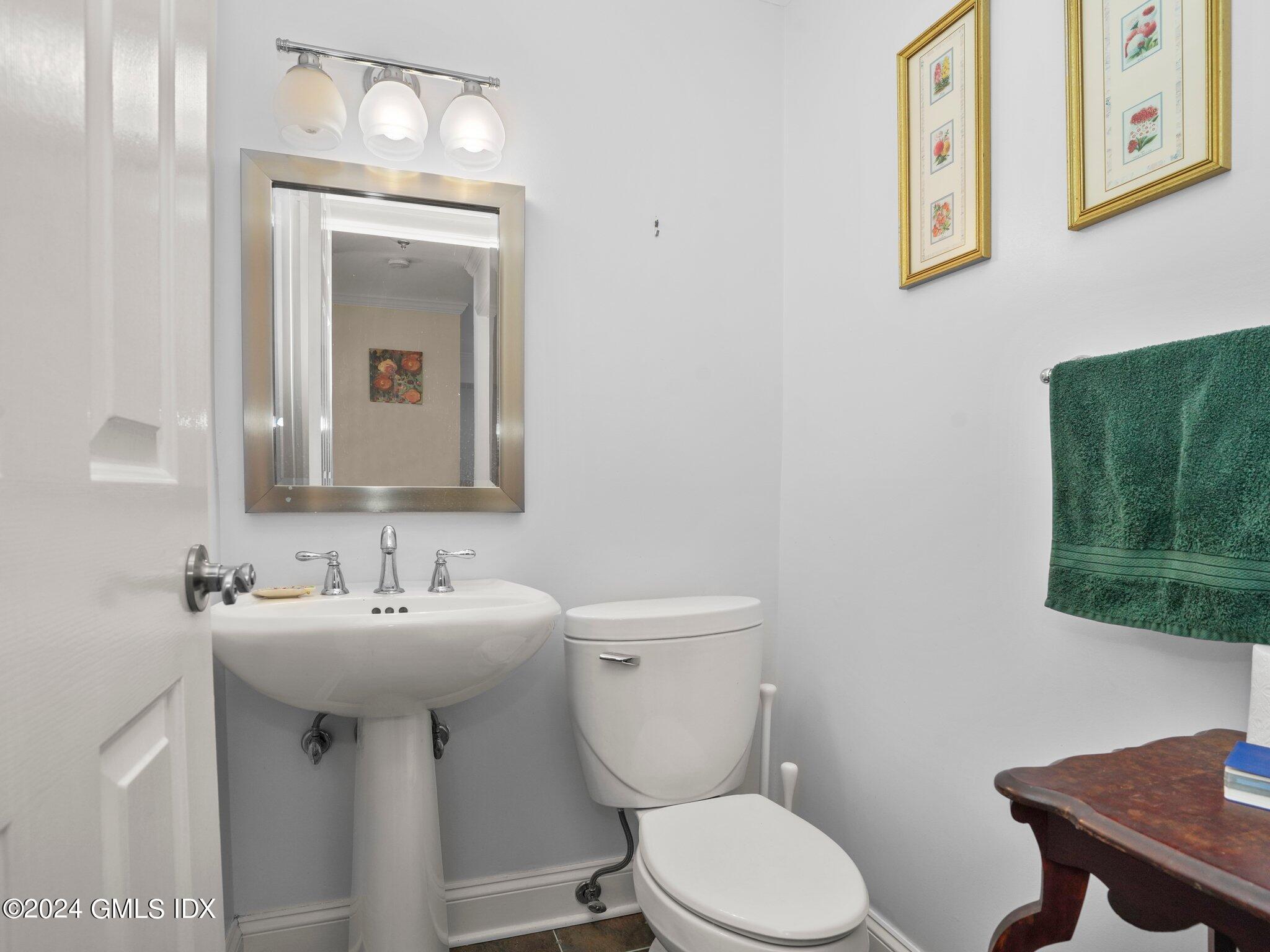 351 Pemberwick Road, 102