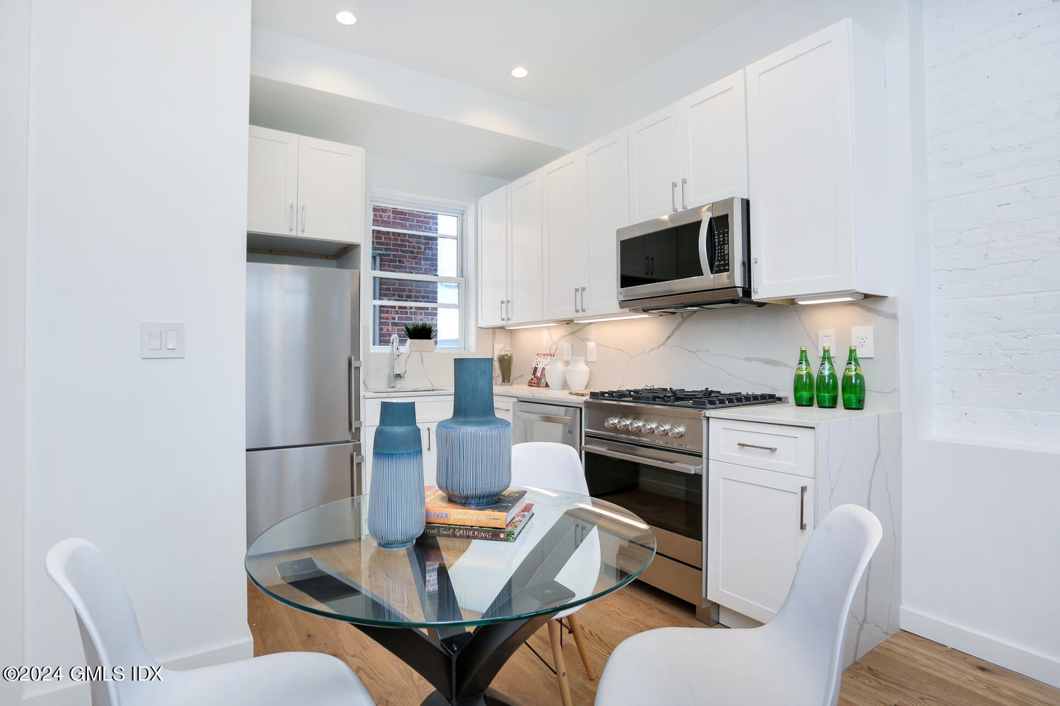 171 Greenwich Avenue Unit: 2B