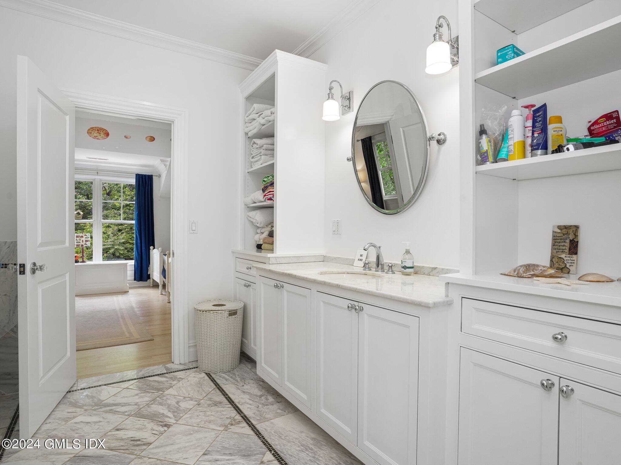 16 Laddins Rock Road