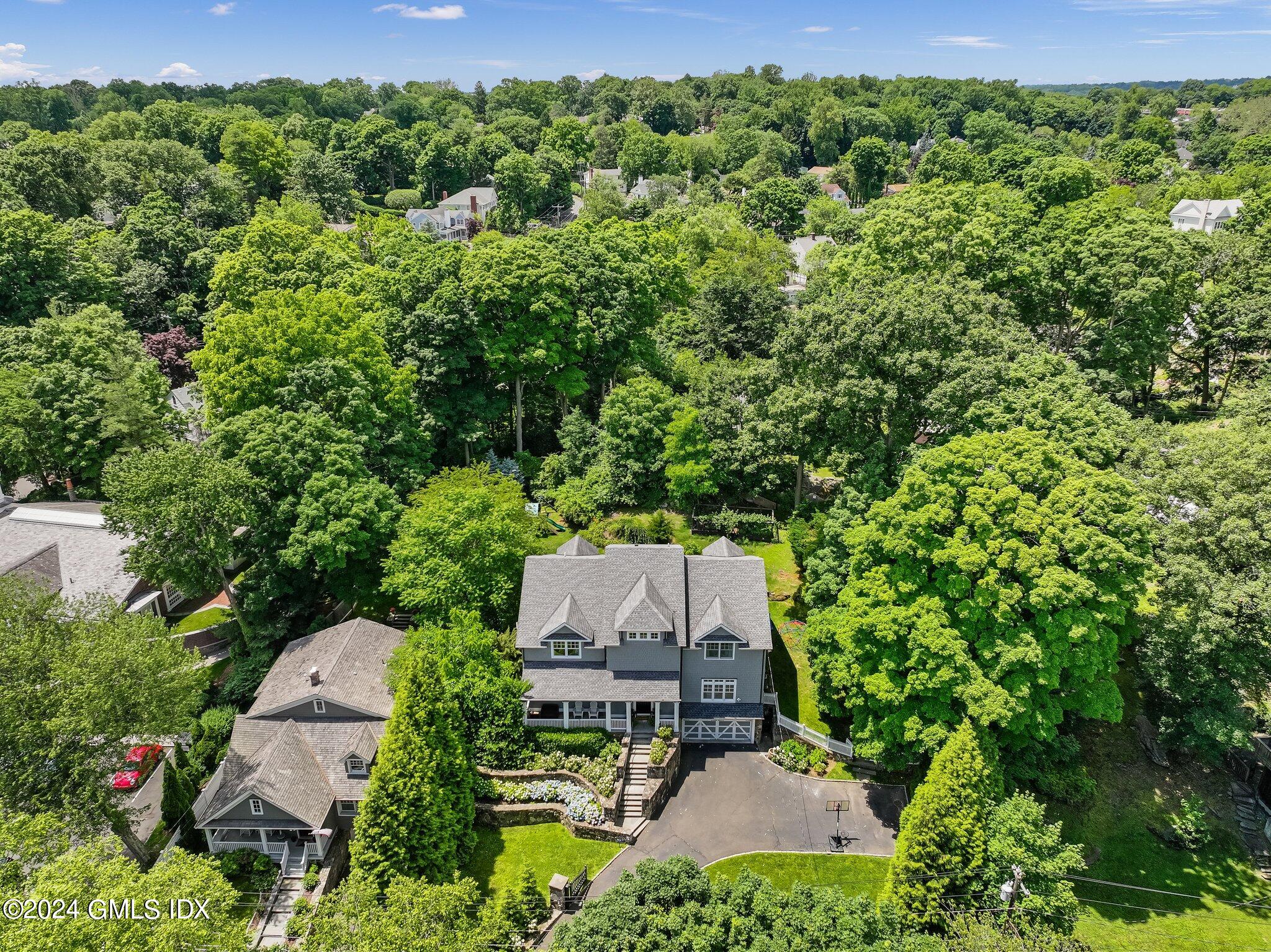 16 Laddins Rock Road