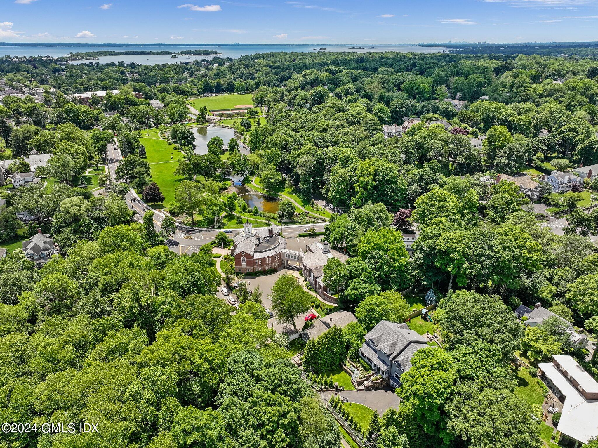 16 Laddins Rock Road