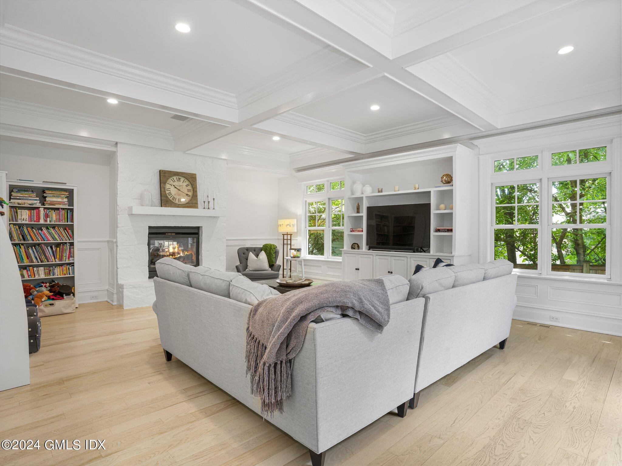 16 Laddins Rock Road