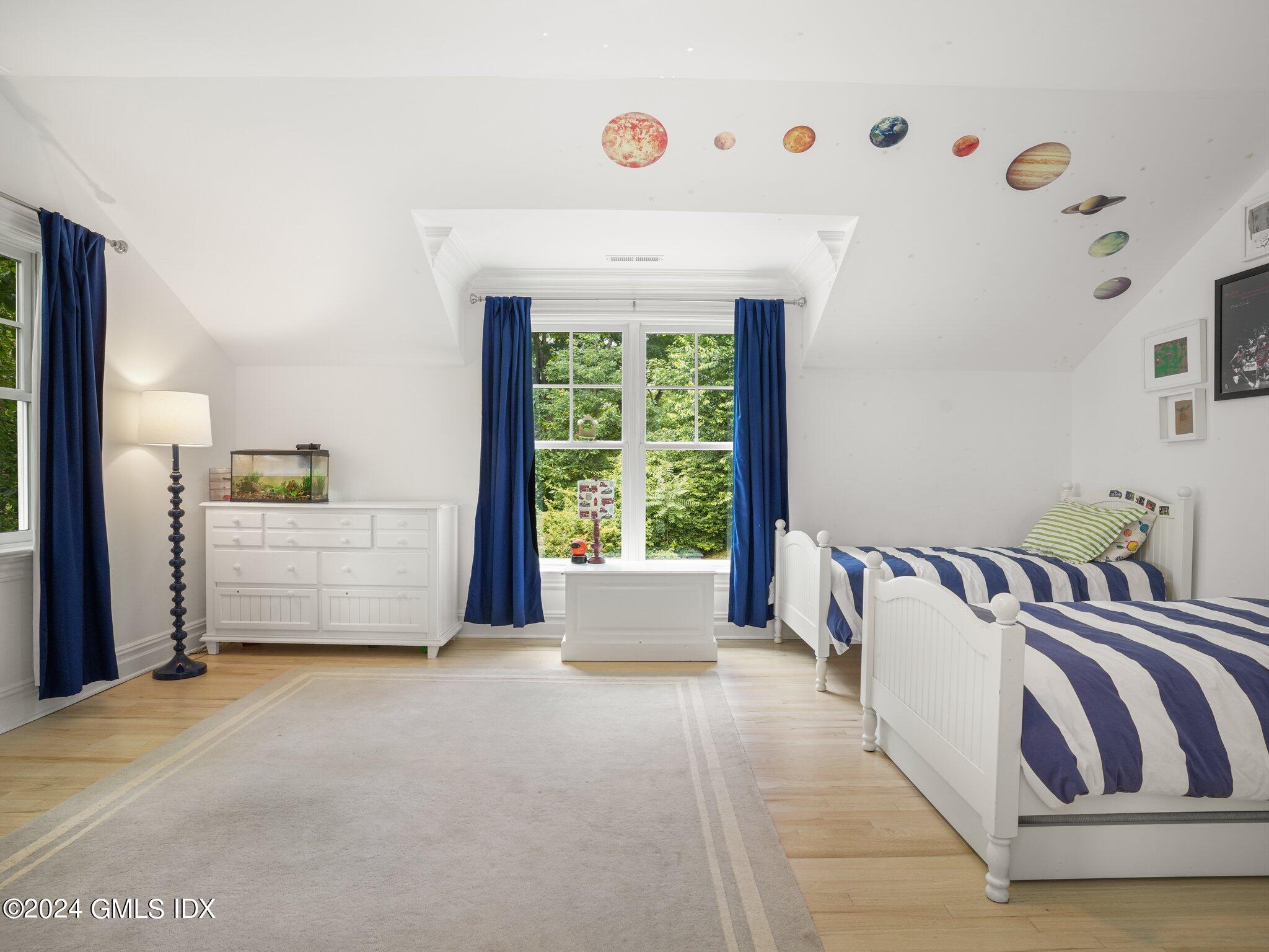 16 Laddins Rock Road