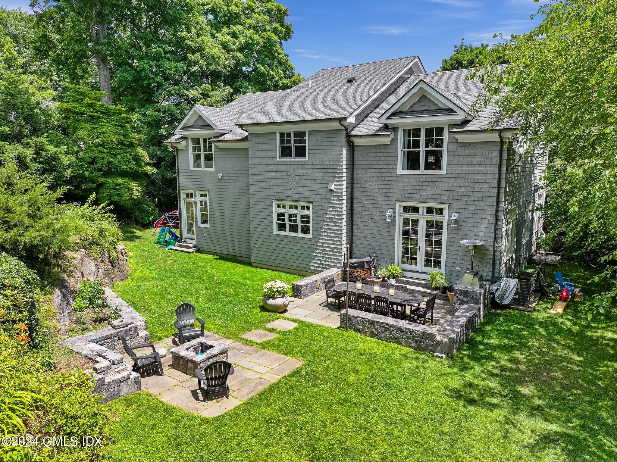 16 Laddins Rock Road