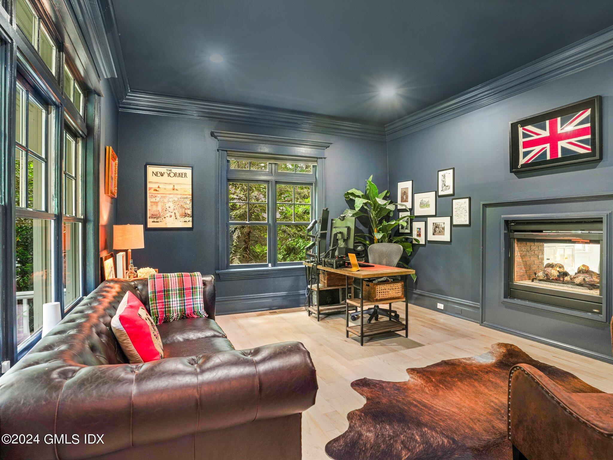 16 Laddins Rock Road