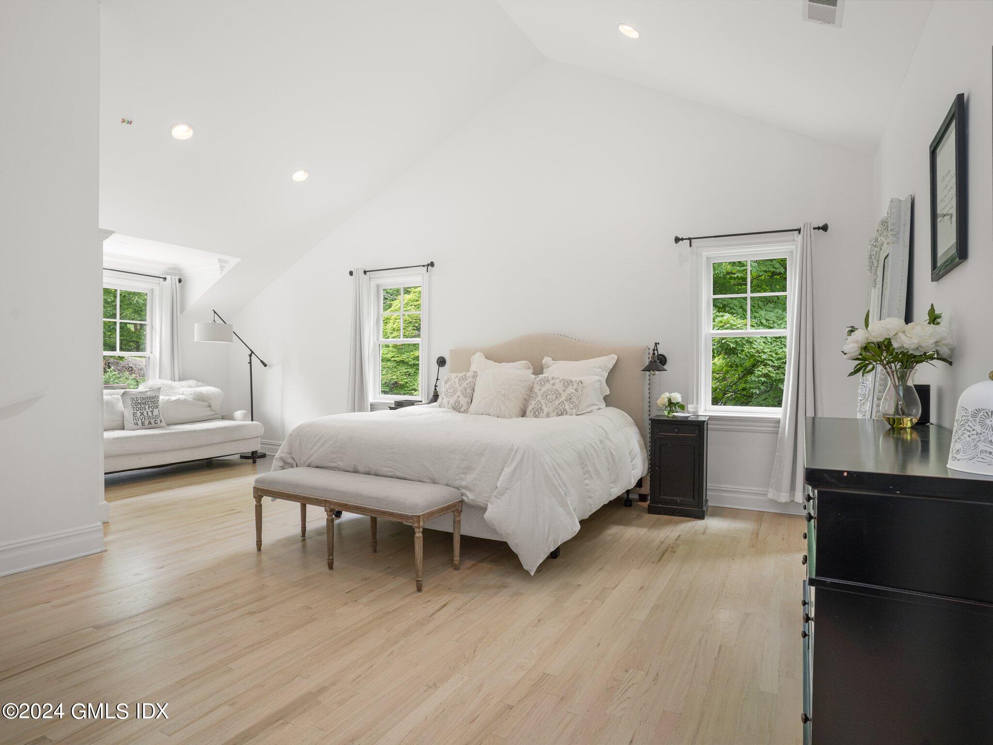 16 Laddins Rock Road