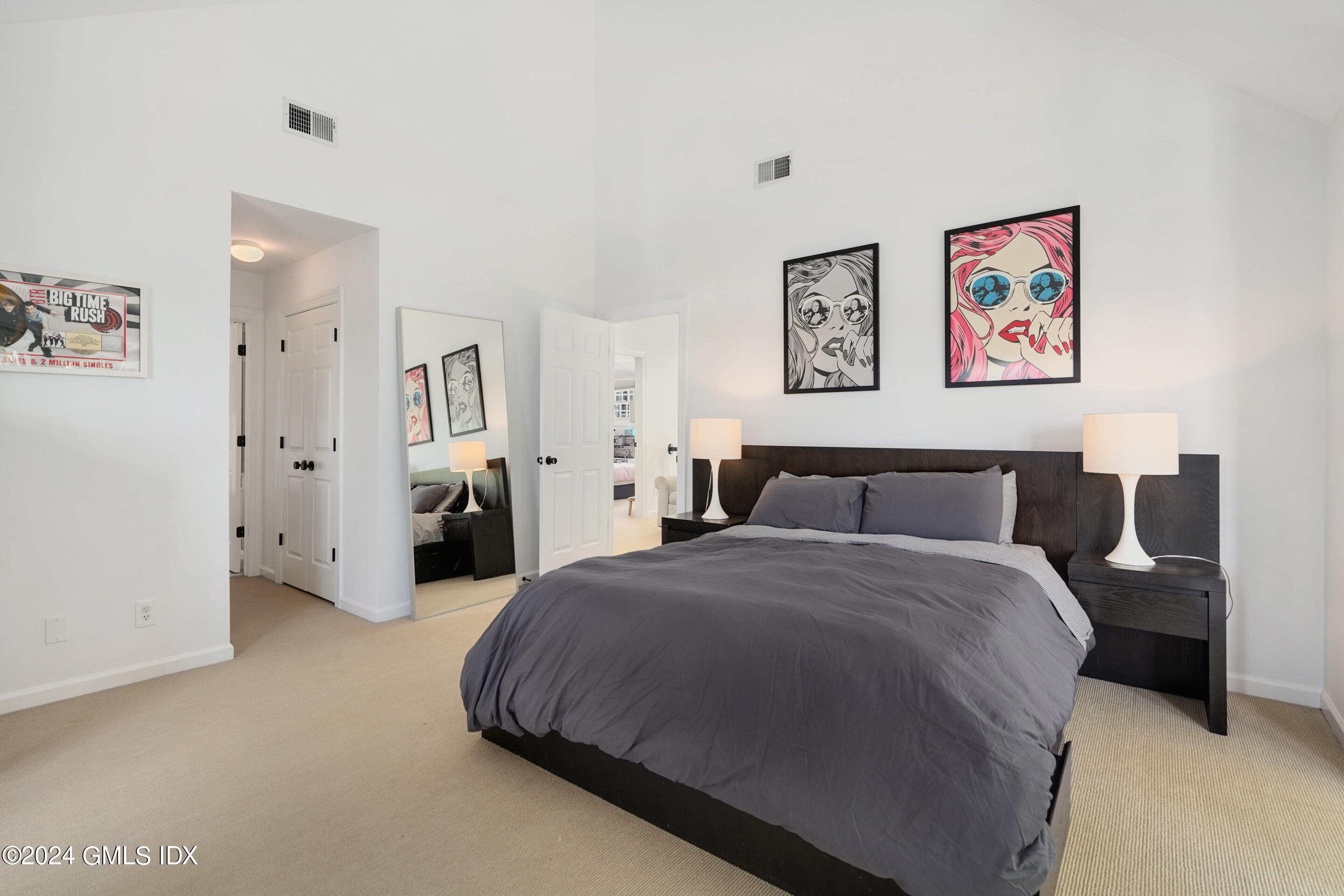 48 Spring Street, 11