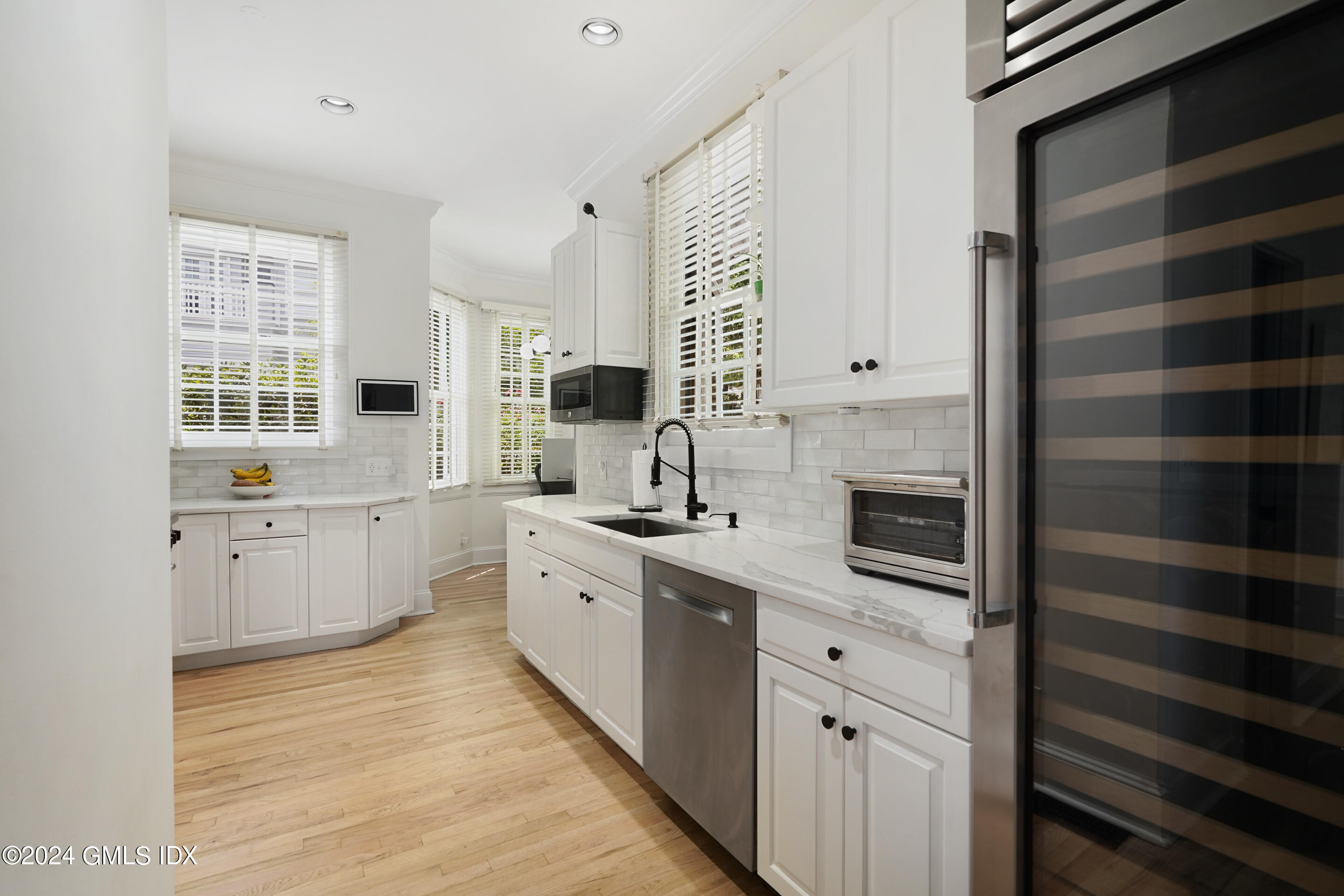 48 Spring Street, 11