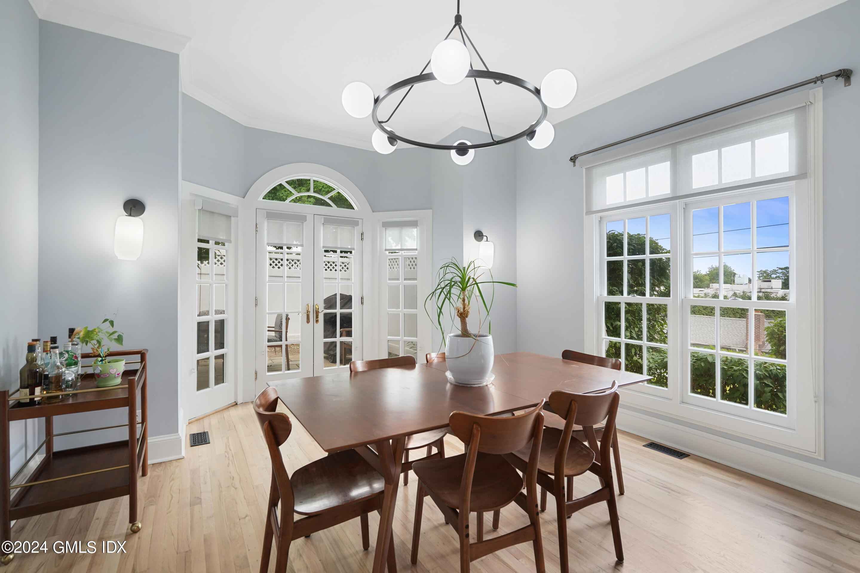 48 Spring Street, 11