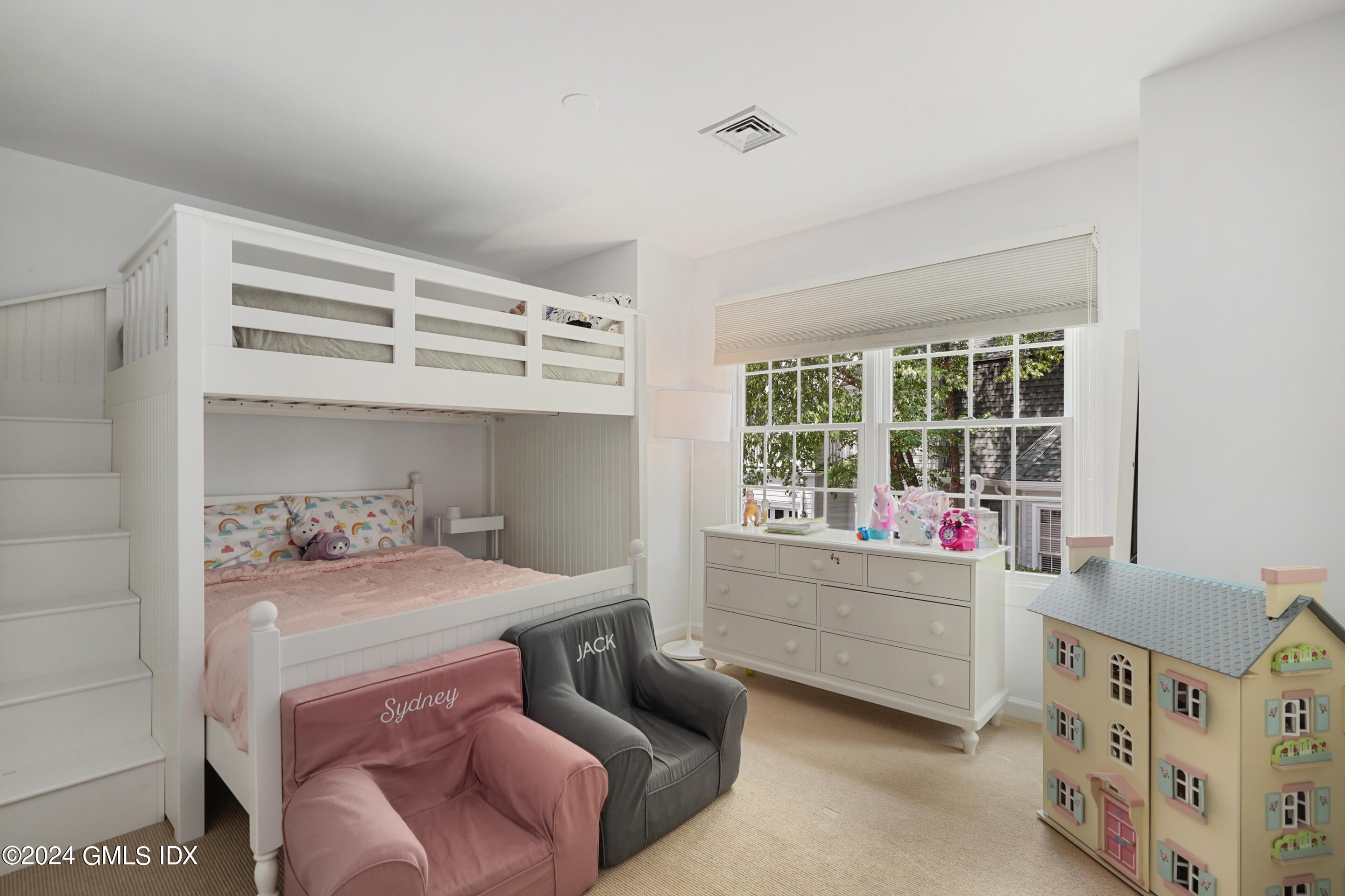 48 Spring Street, 11