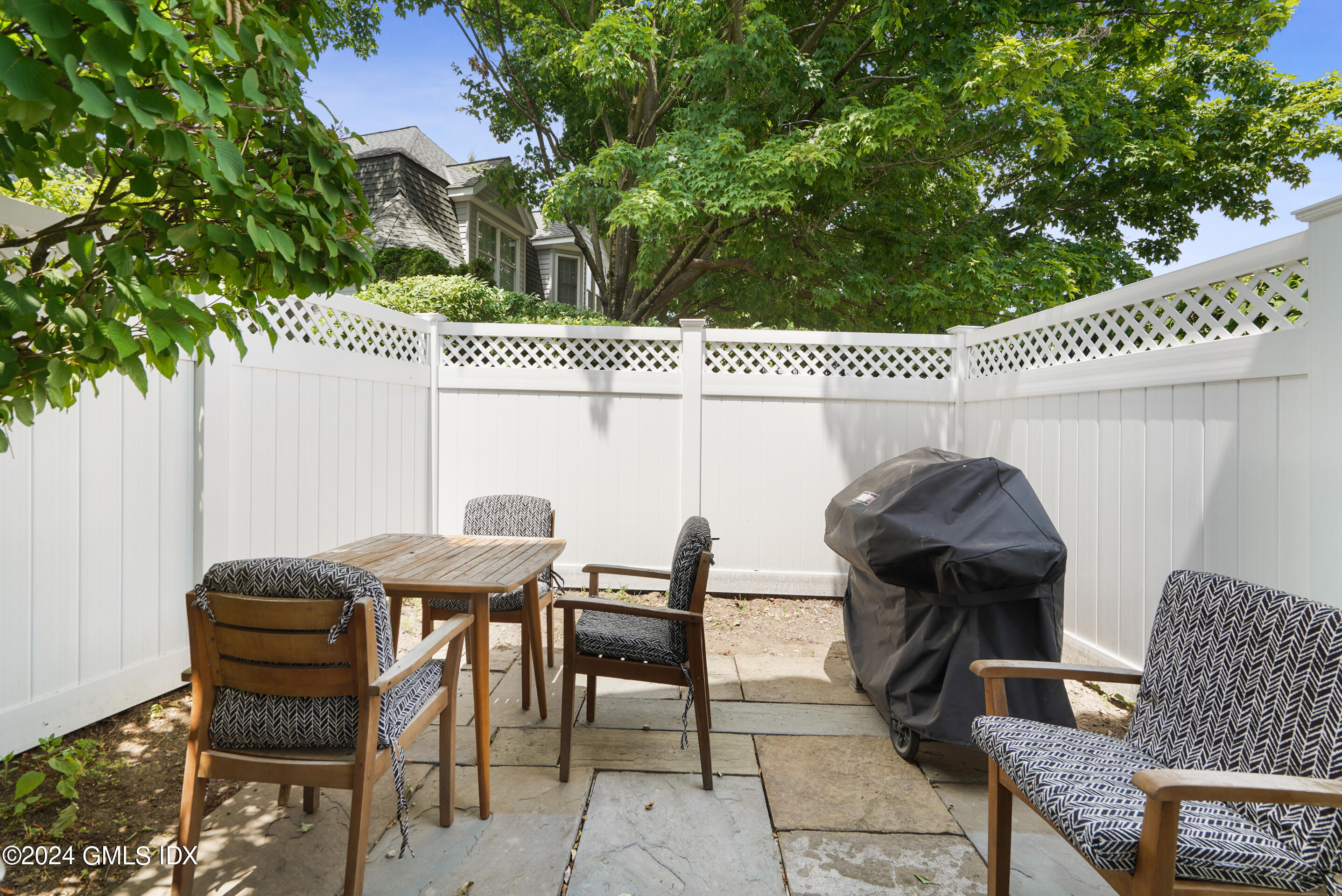 48 Spring Street, 11