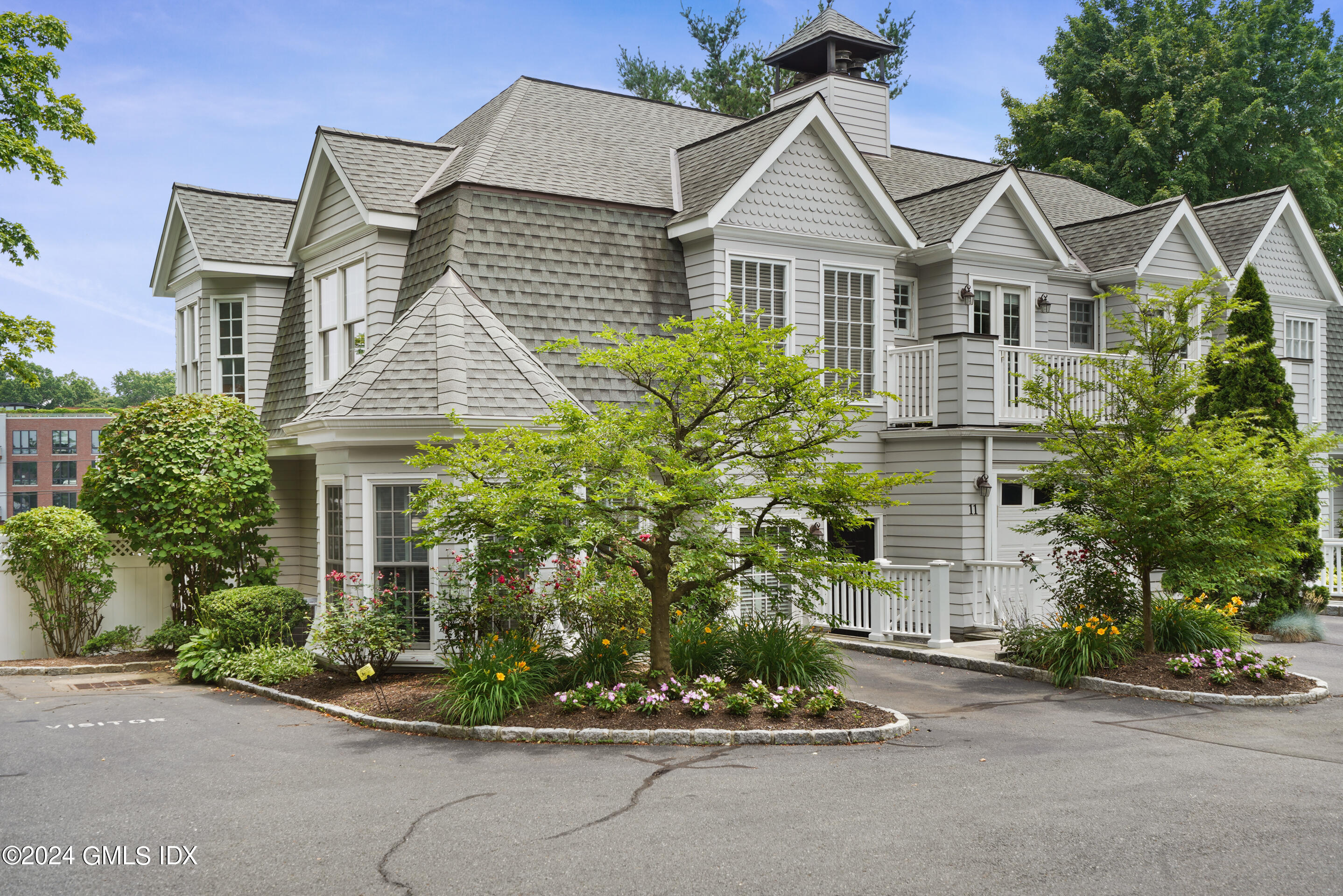 48 Spring Street, 11