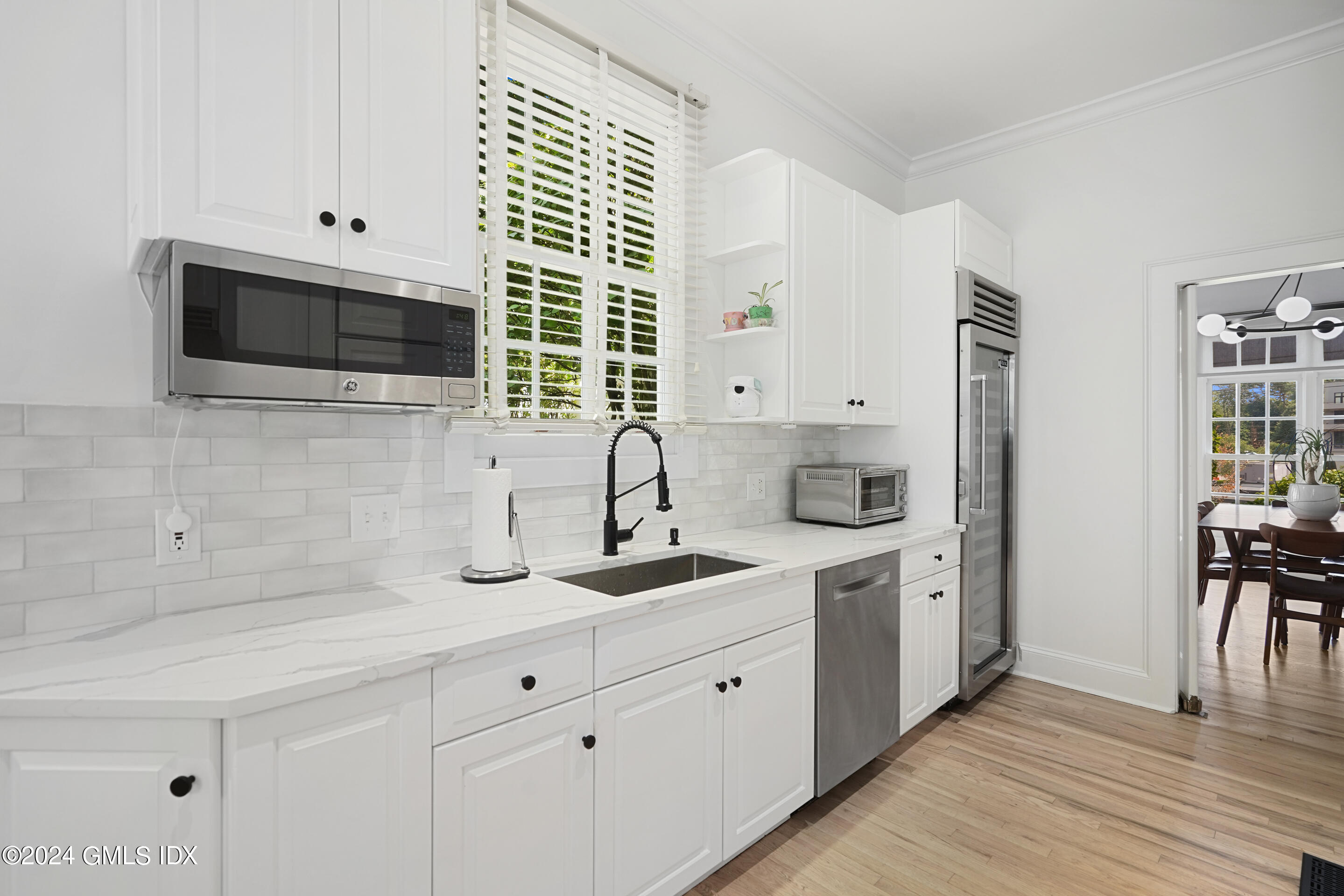 48 Spring Street, 11