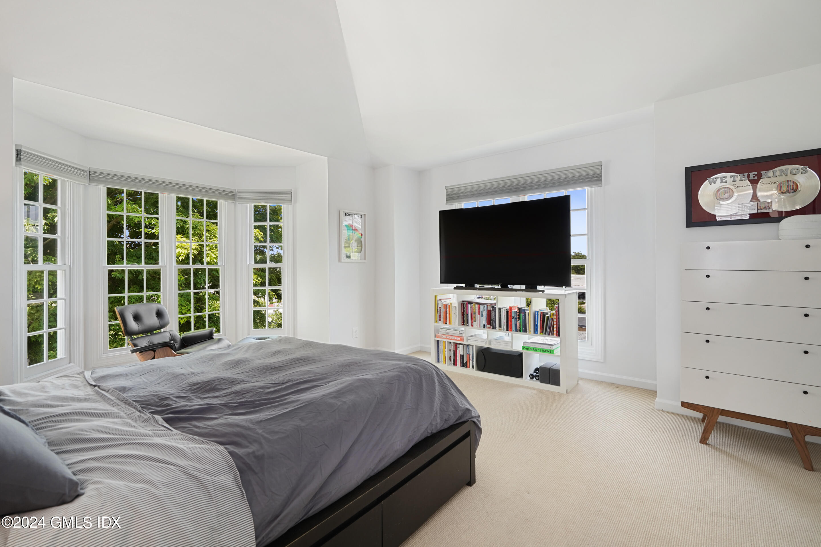 48 Spring Street, 11