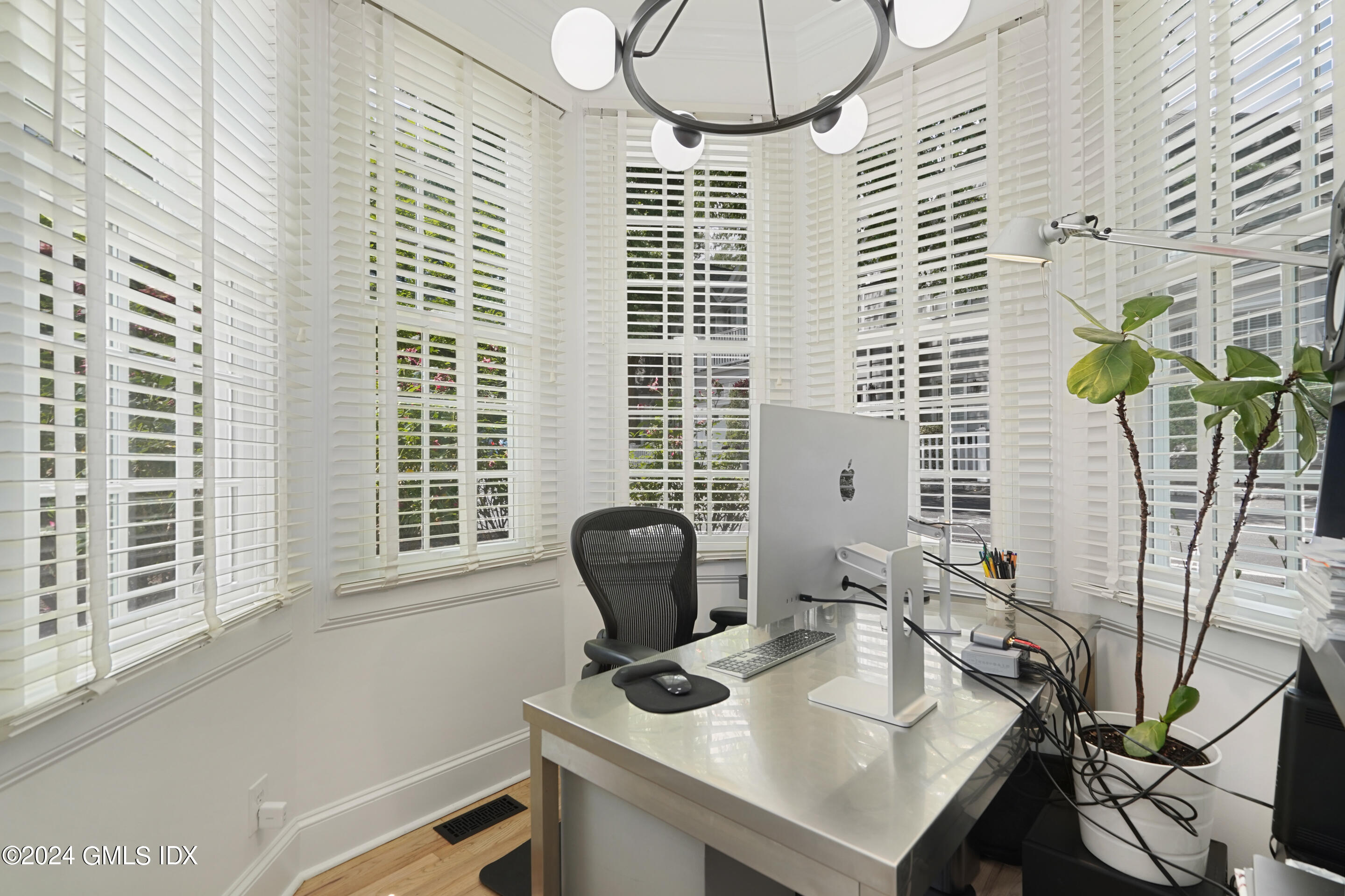 48 Spring Street, 11