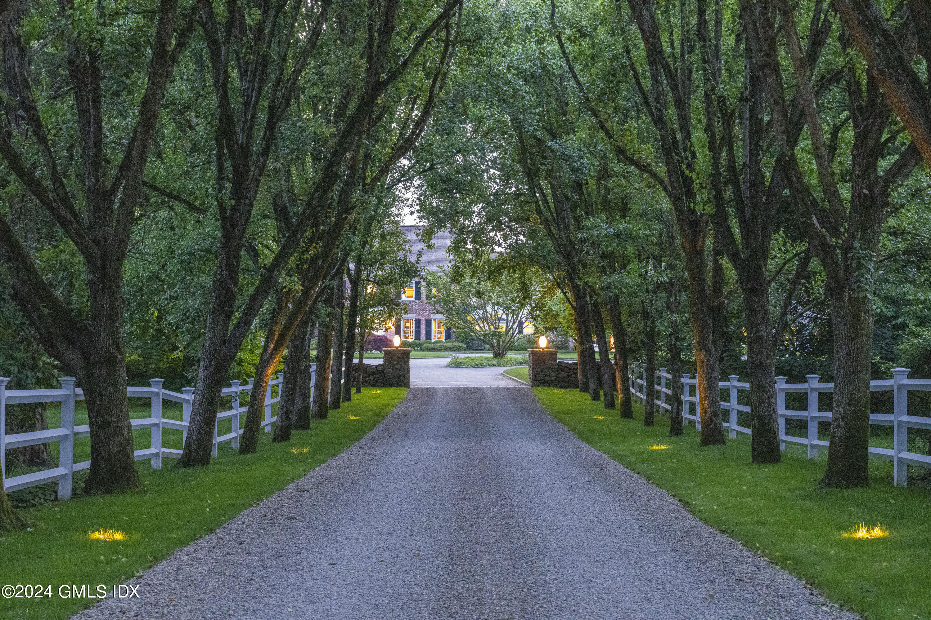 865 HOLLOW TREE RIDGE Road