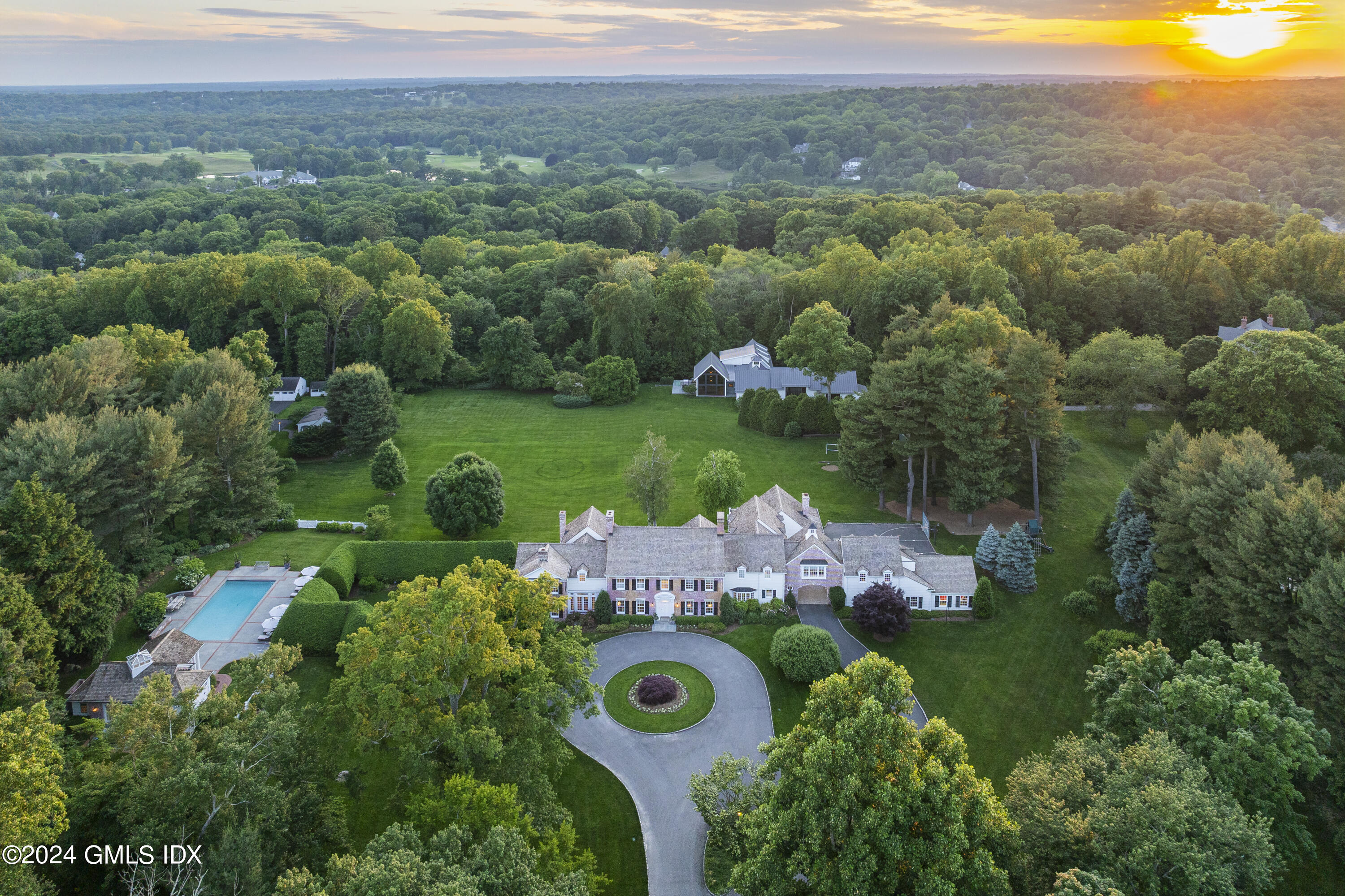 865 HOLLOW TREE RIDGE Road