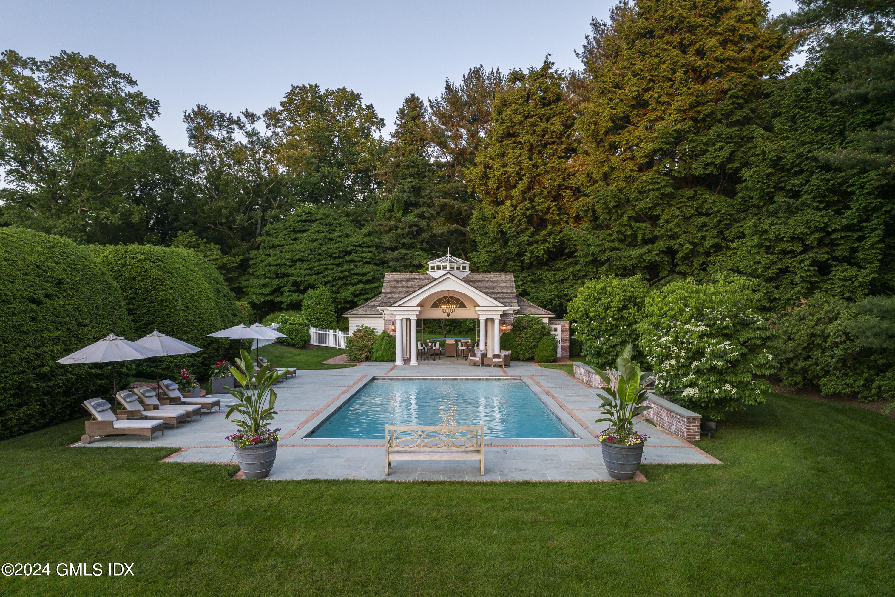 865 HOLLOW TREE RIDGE Road