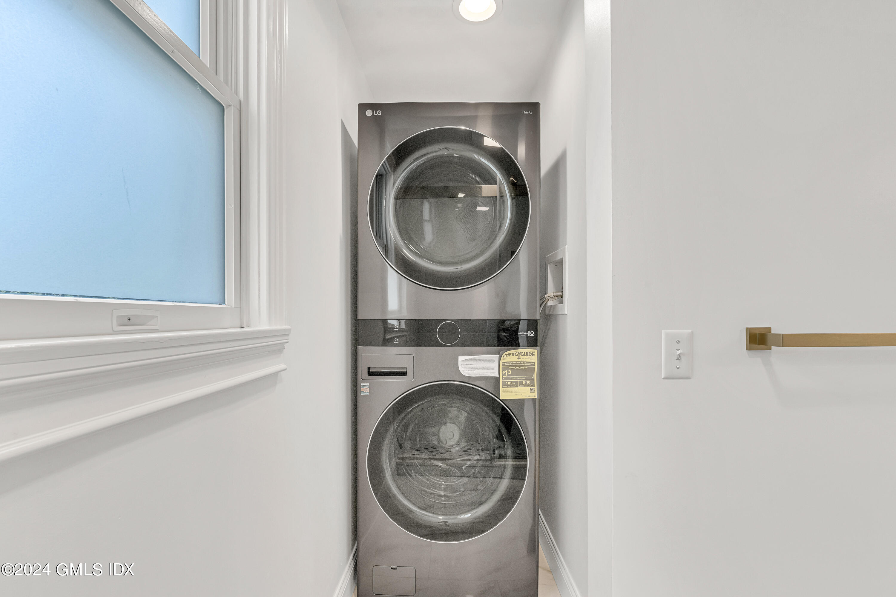 72 Oak Ridge Street, 2