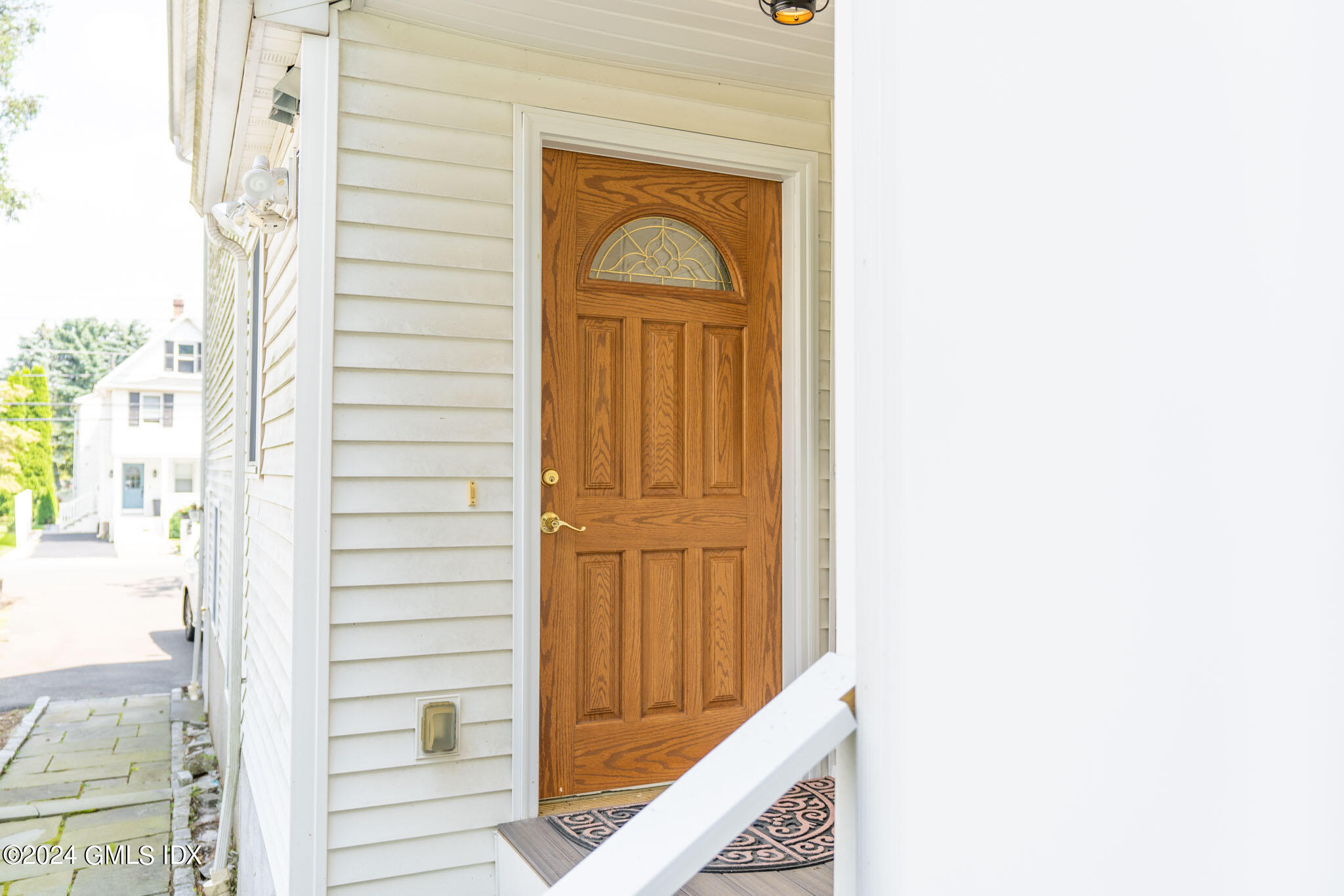 72 Oak Ridge Street, 2