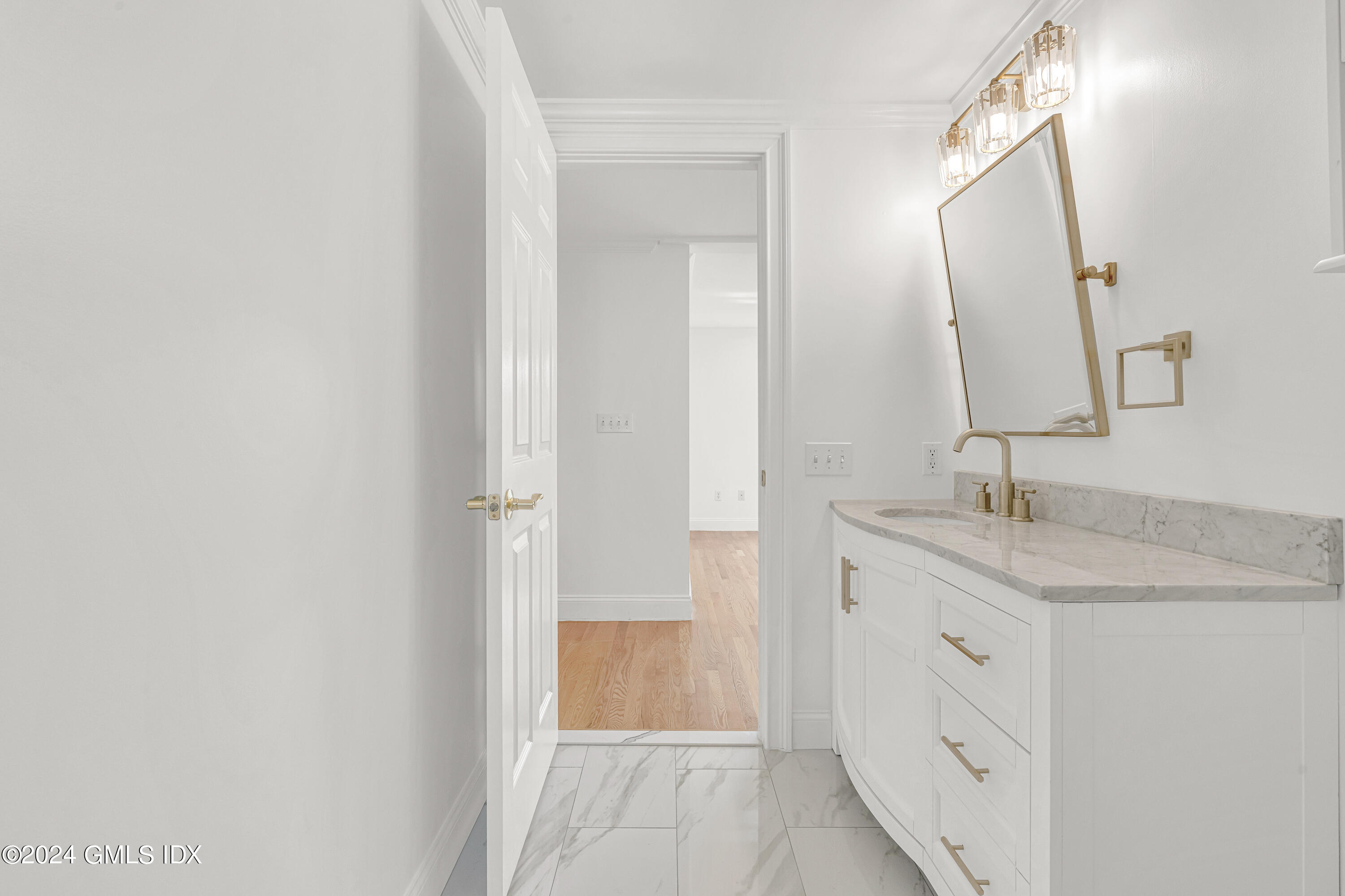 72 Oak Ridge Street, 2