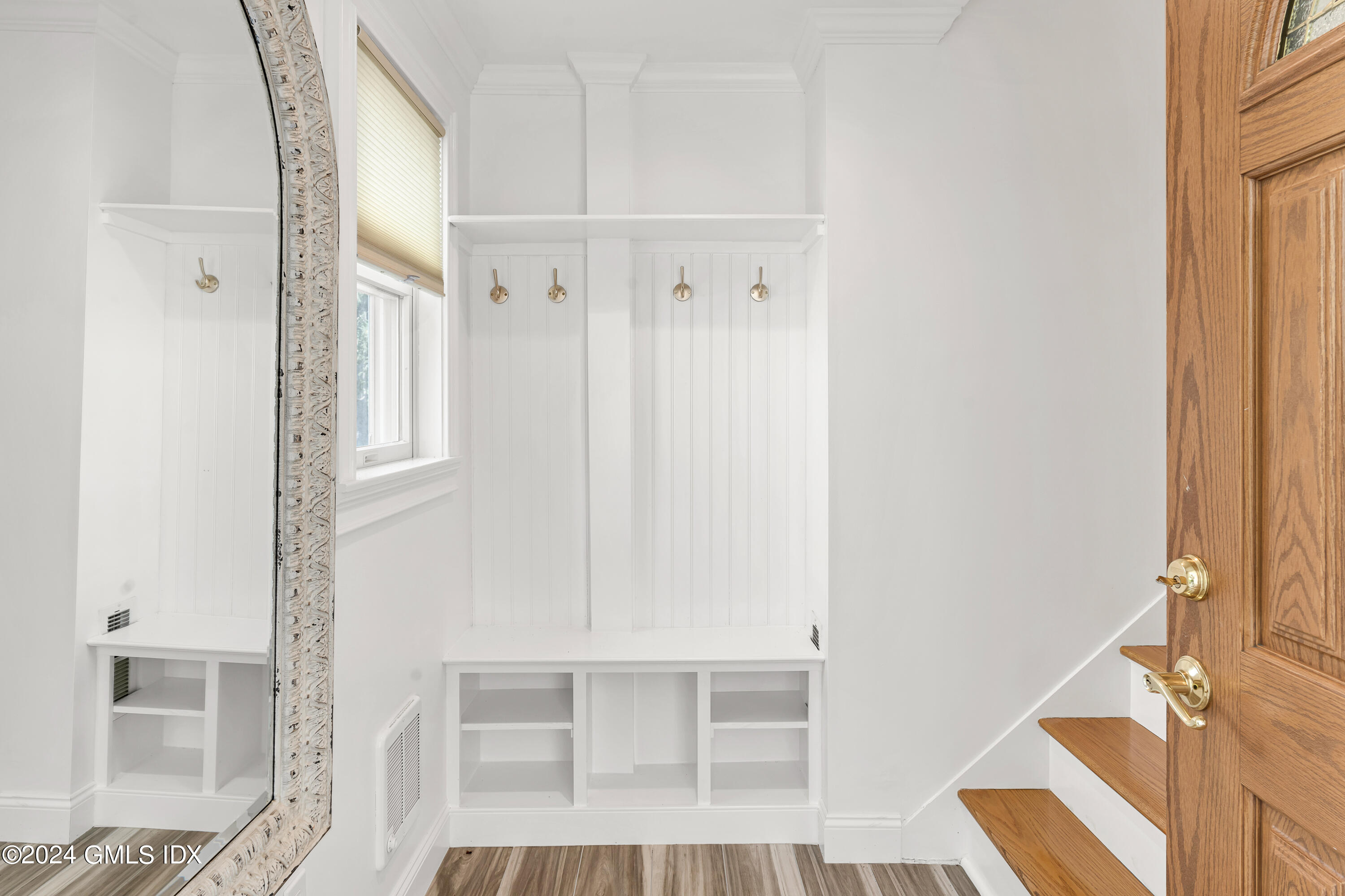 72 Oak Ridge Street, 2