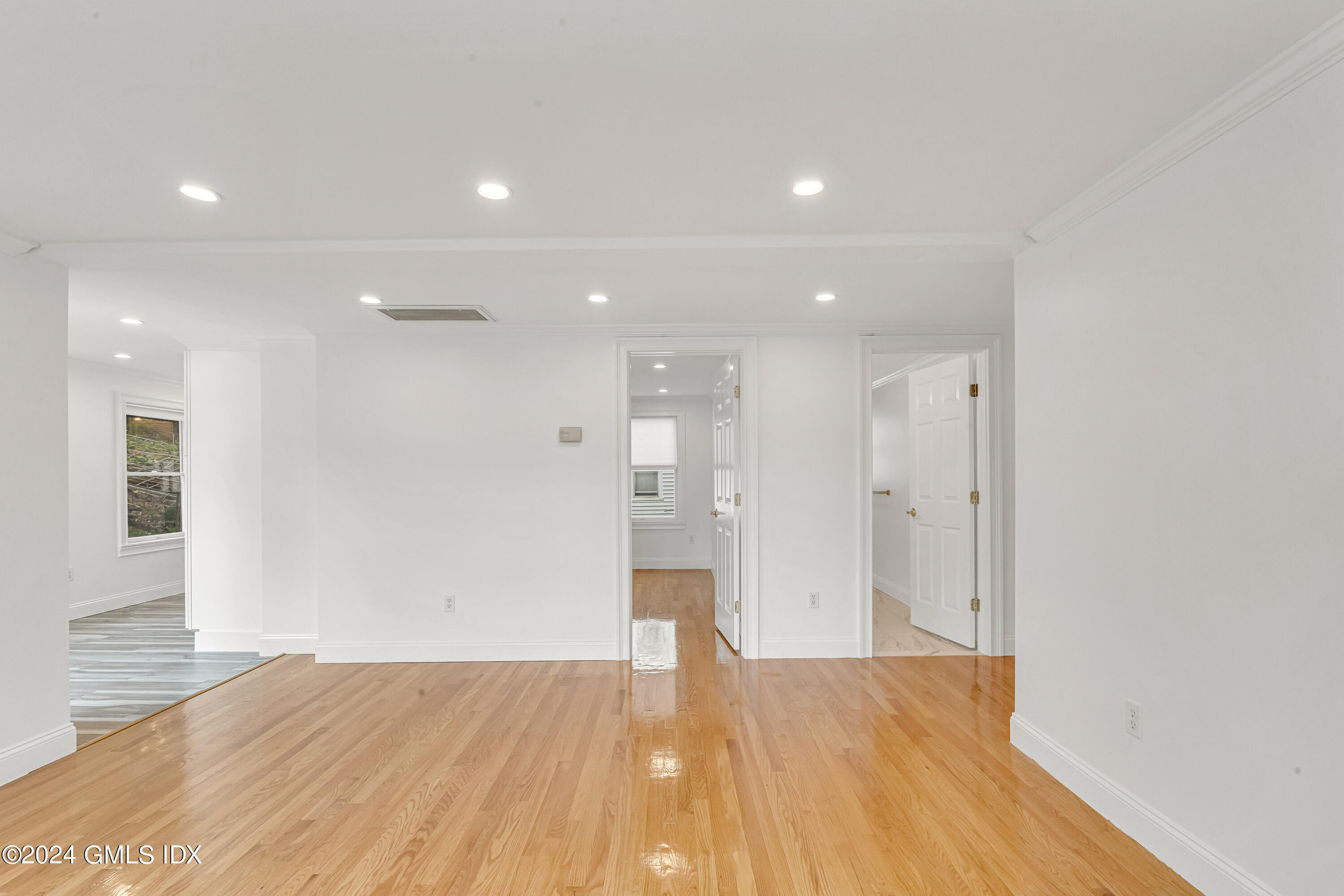 72 Oak Ridge Street, 2