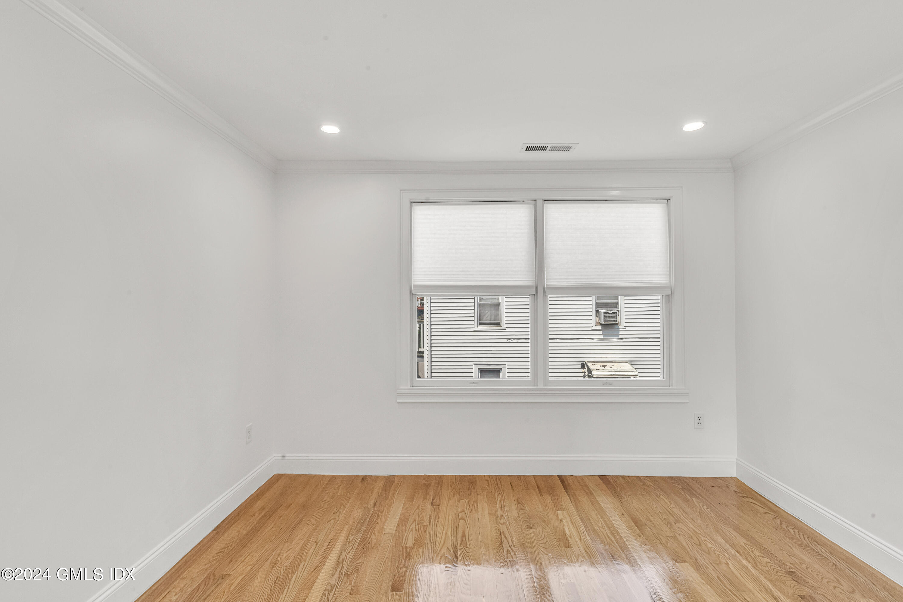 72 Oak Ridge Street, 2