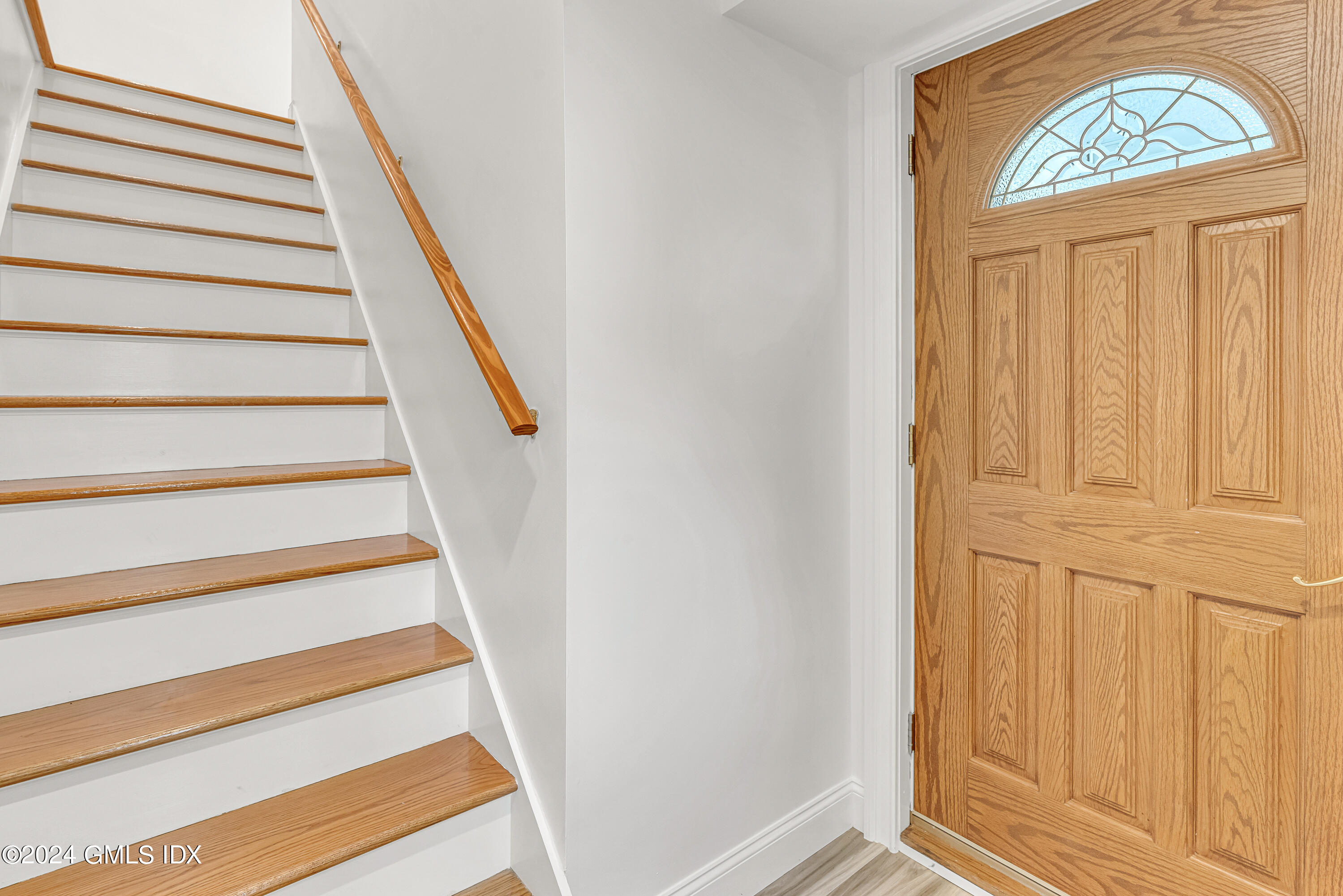 72 Oak Ridge Street, 2