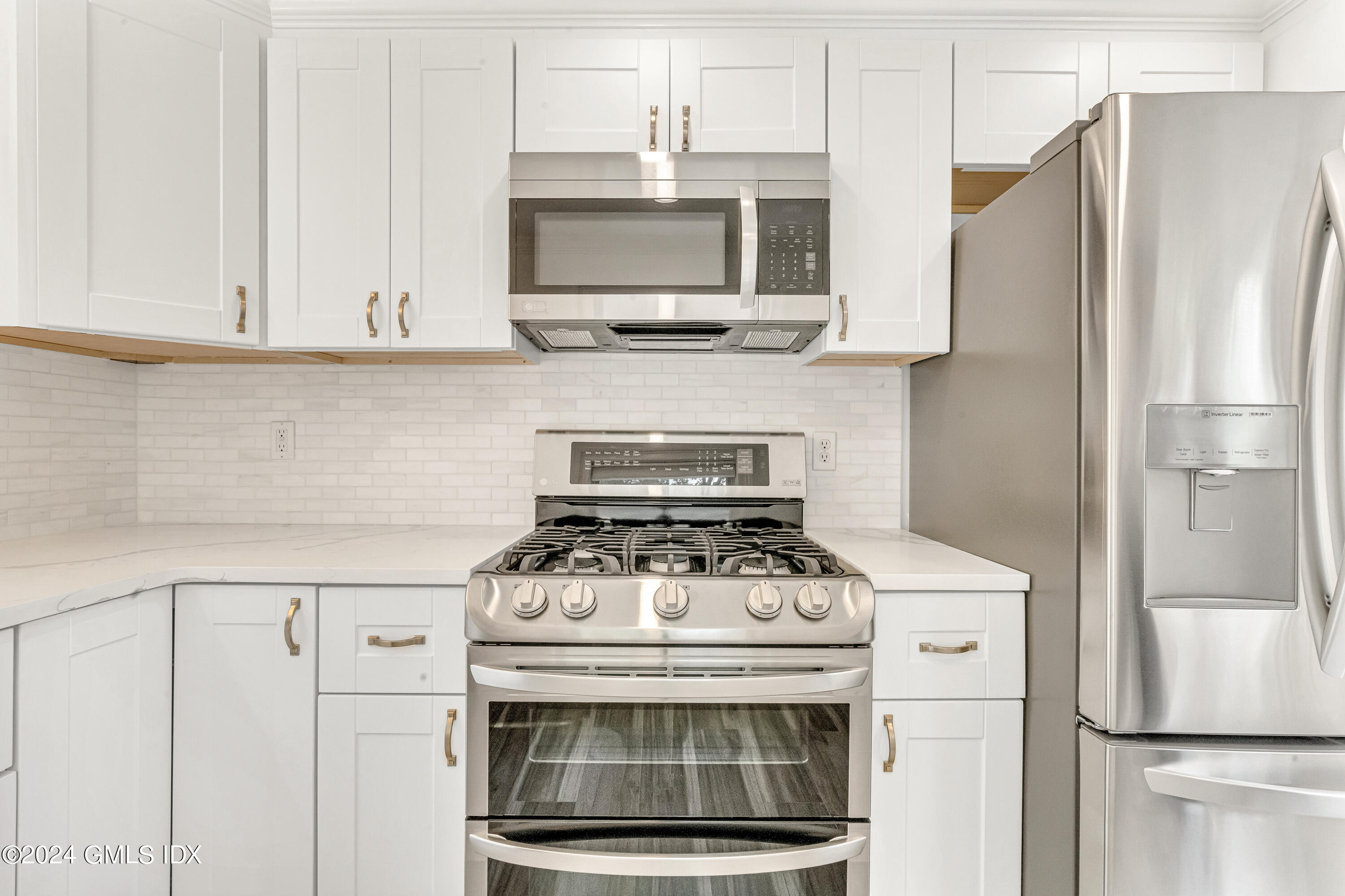 72 Oak Ridge Street, 2