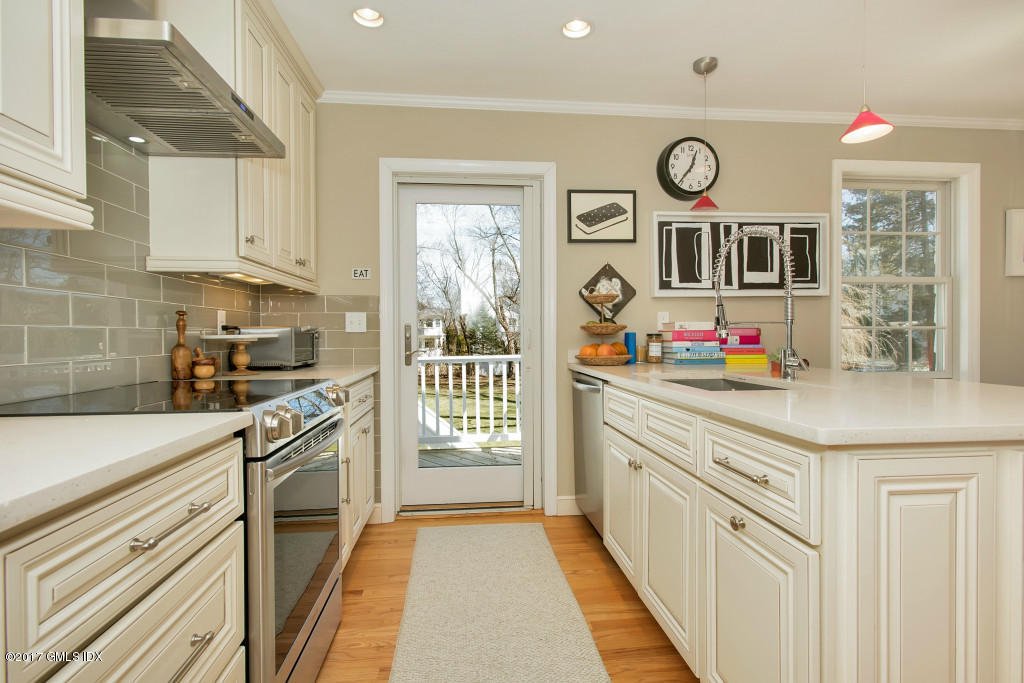 330 SOUND BEACH Avenue