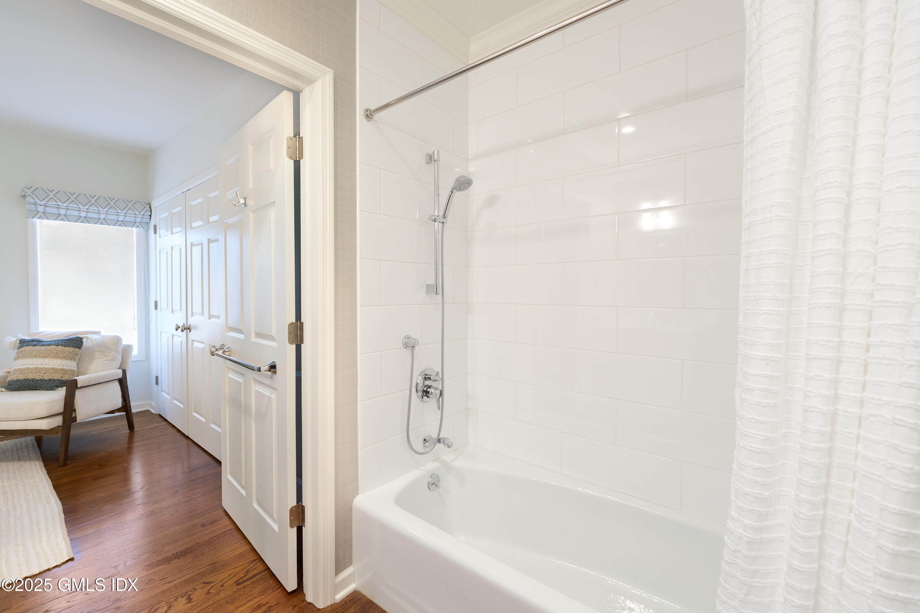 33 Lafayette Court, 2A