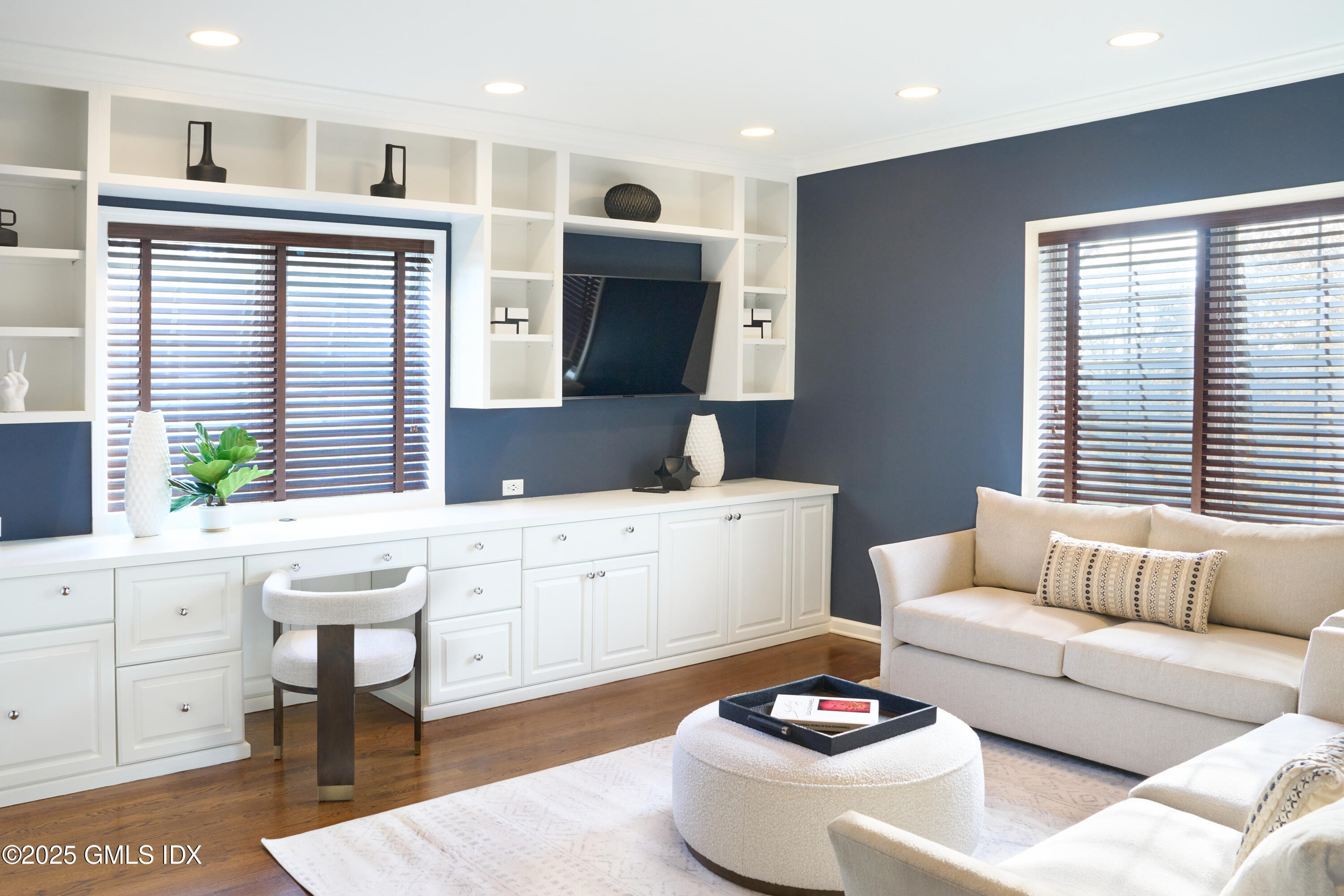 33 Lafayette Court, 2A