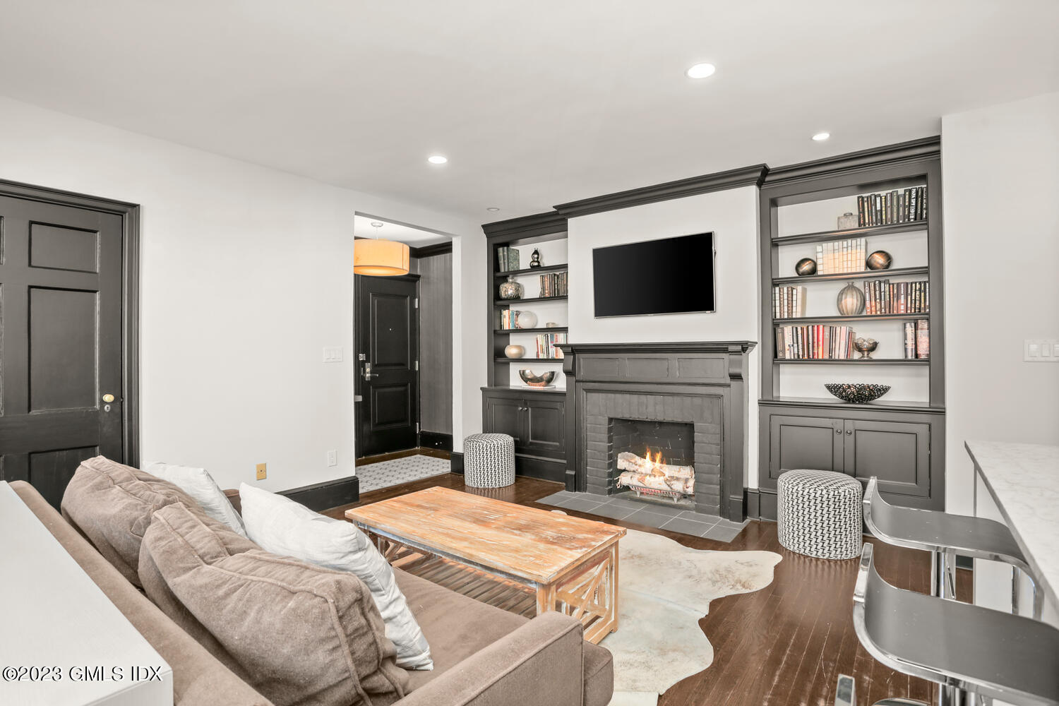 169 Mason Street, 1D