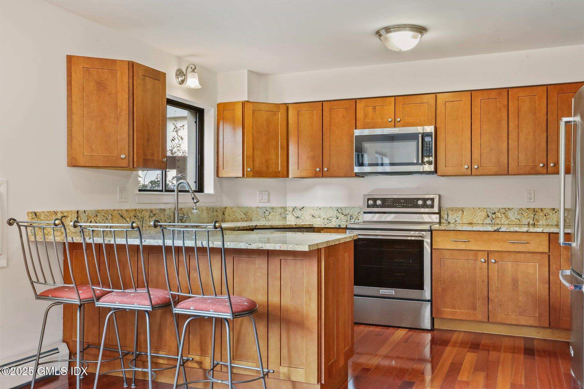 12 Glenville Street, 211