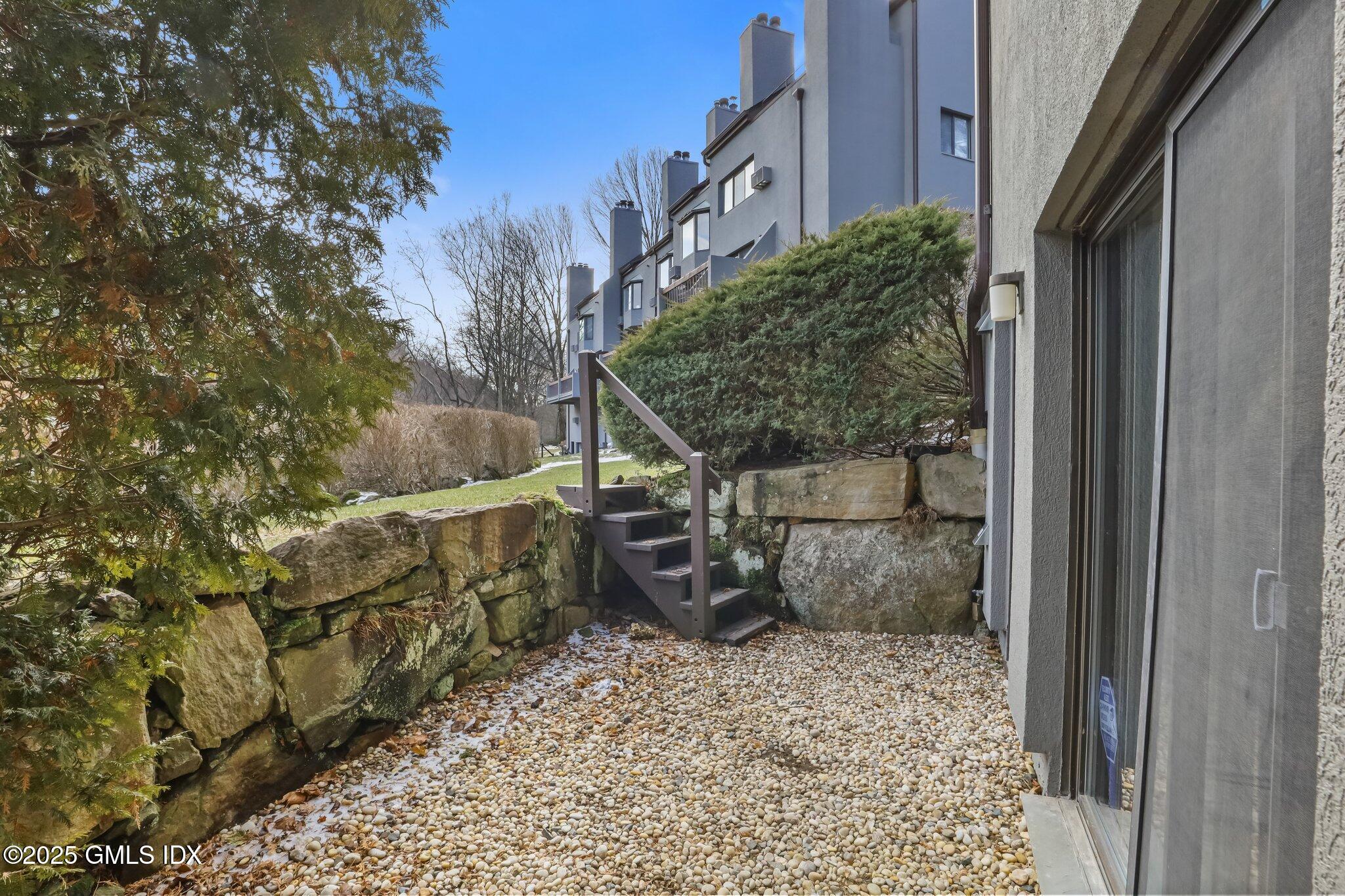 12 Glenville Street, 211