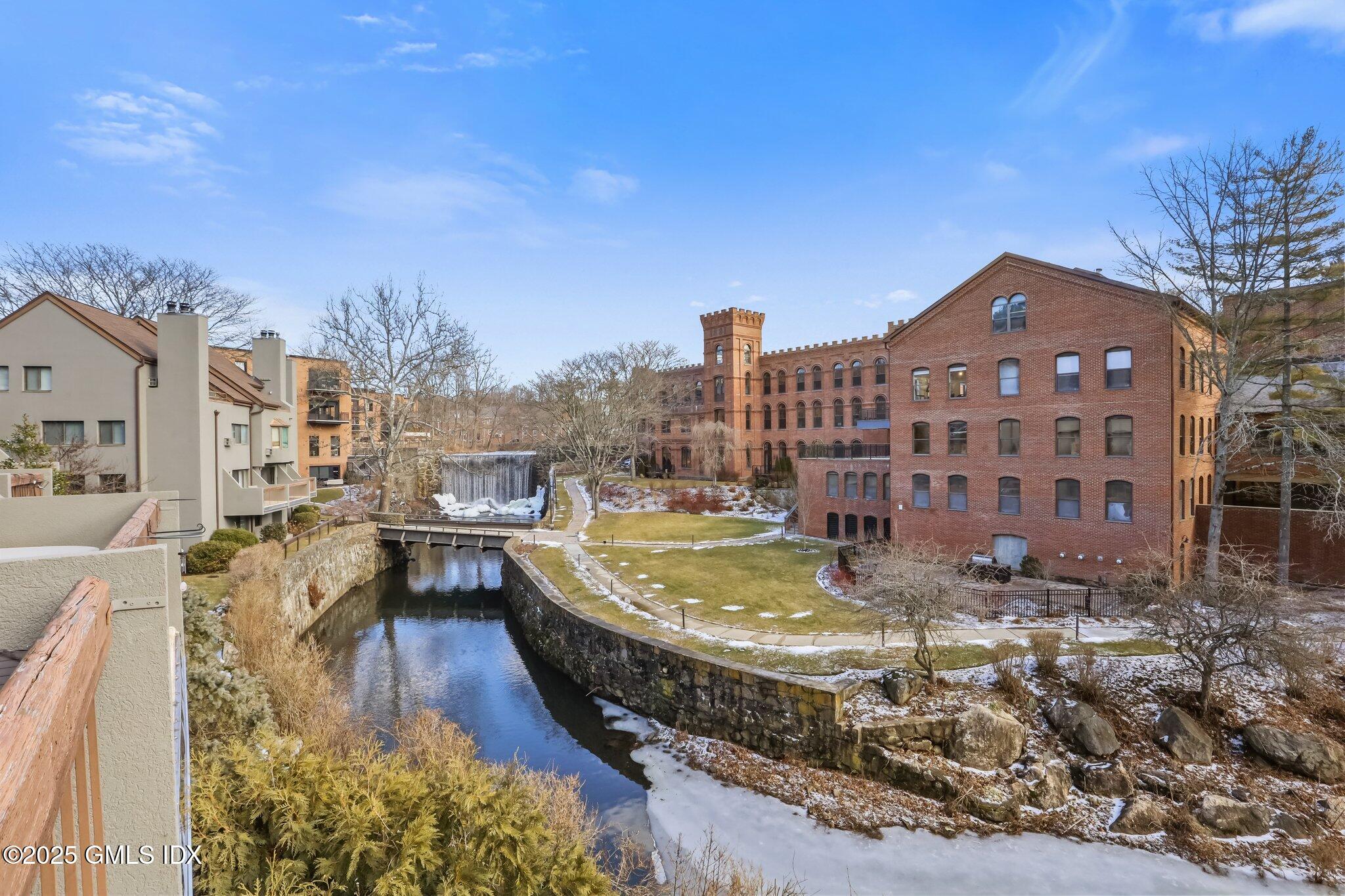 12 Glenville Street, 211