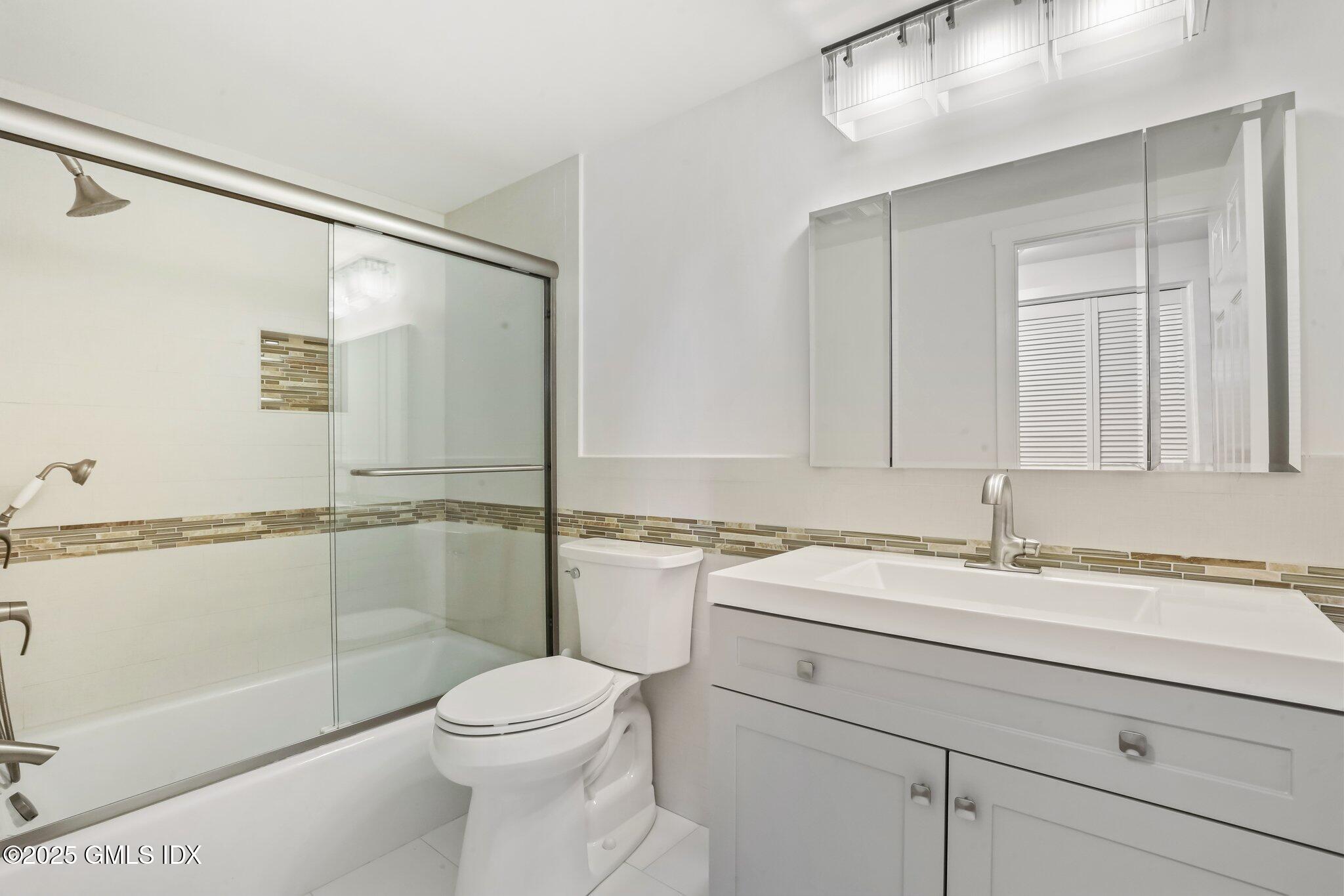 12 Glenville Street, 211