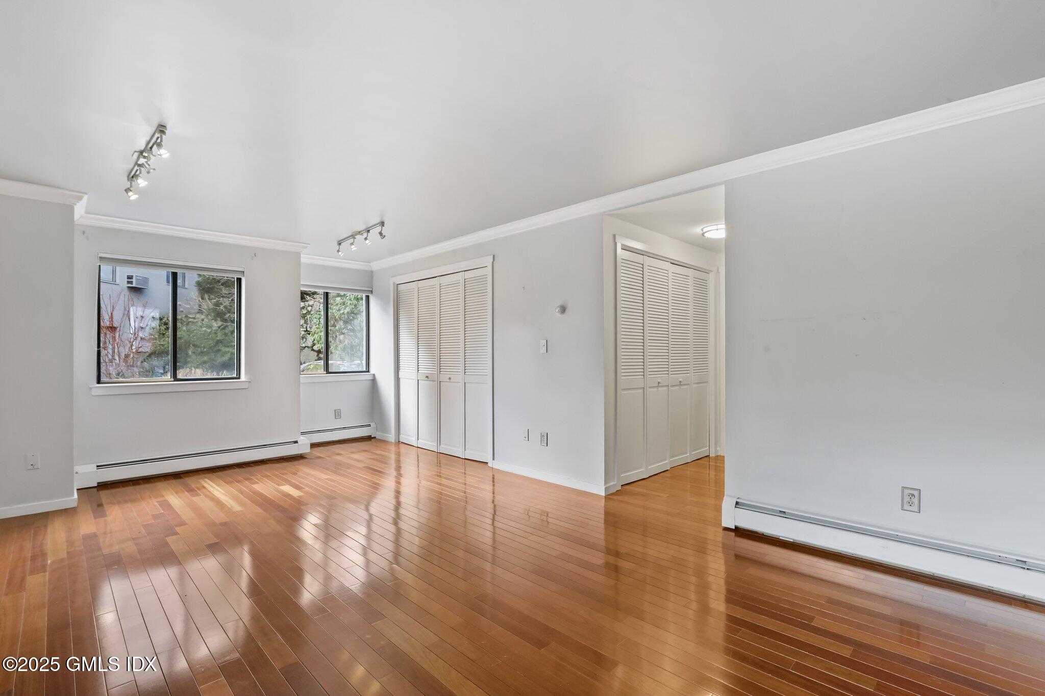 12 Glenville Street, 211