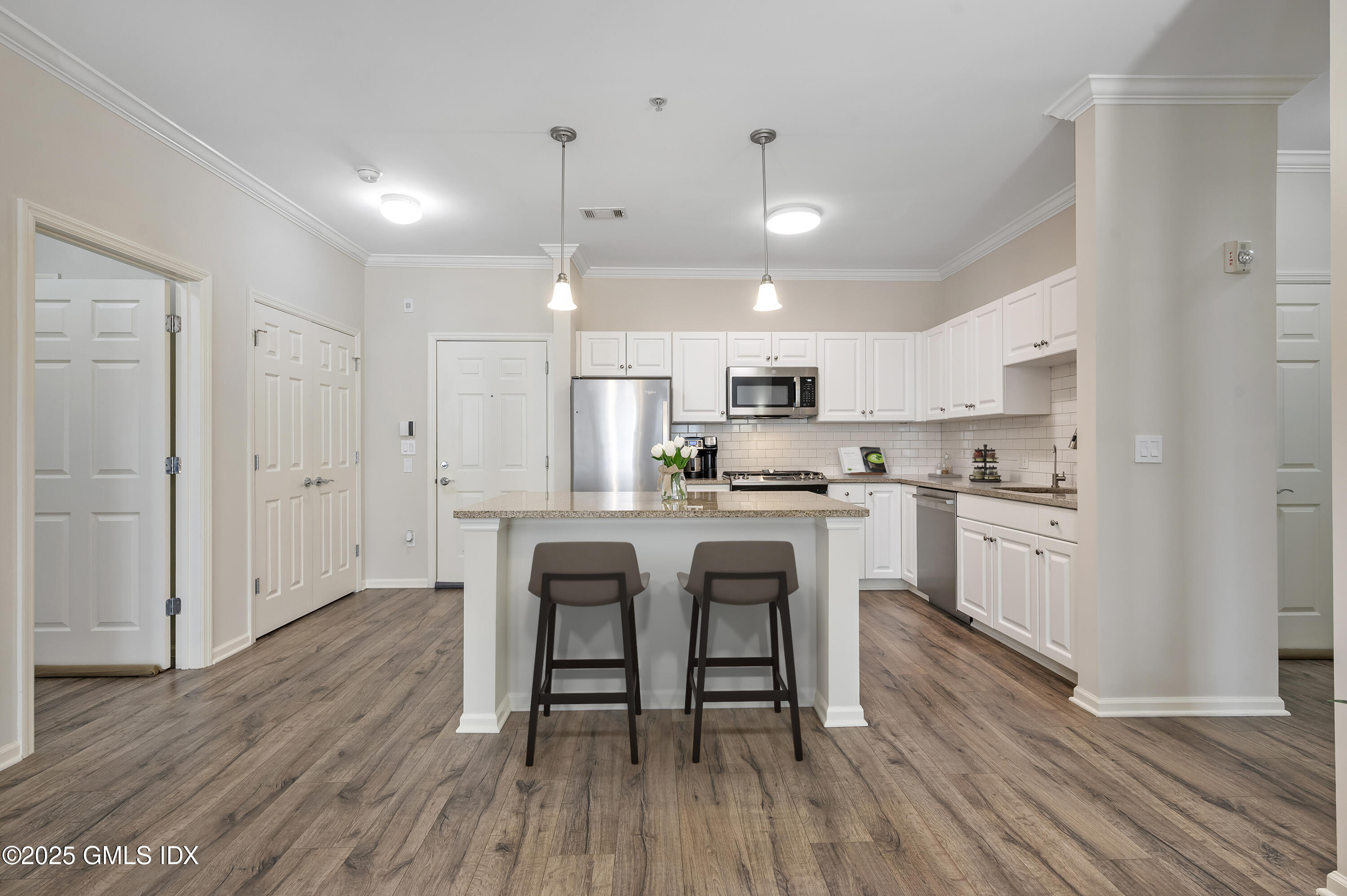 25 Adams Avenue, 114