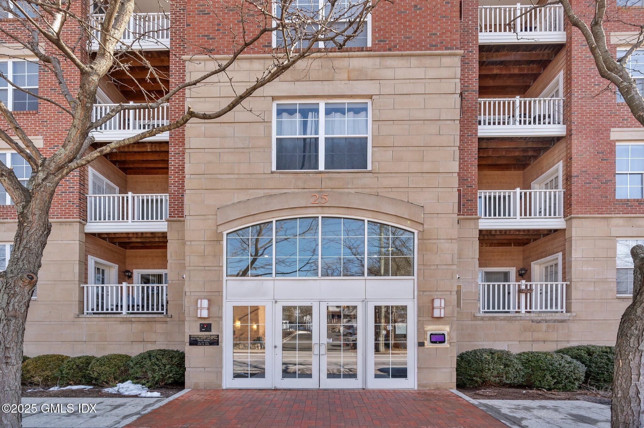 25 Adams Avenue, 114