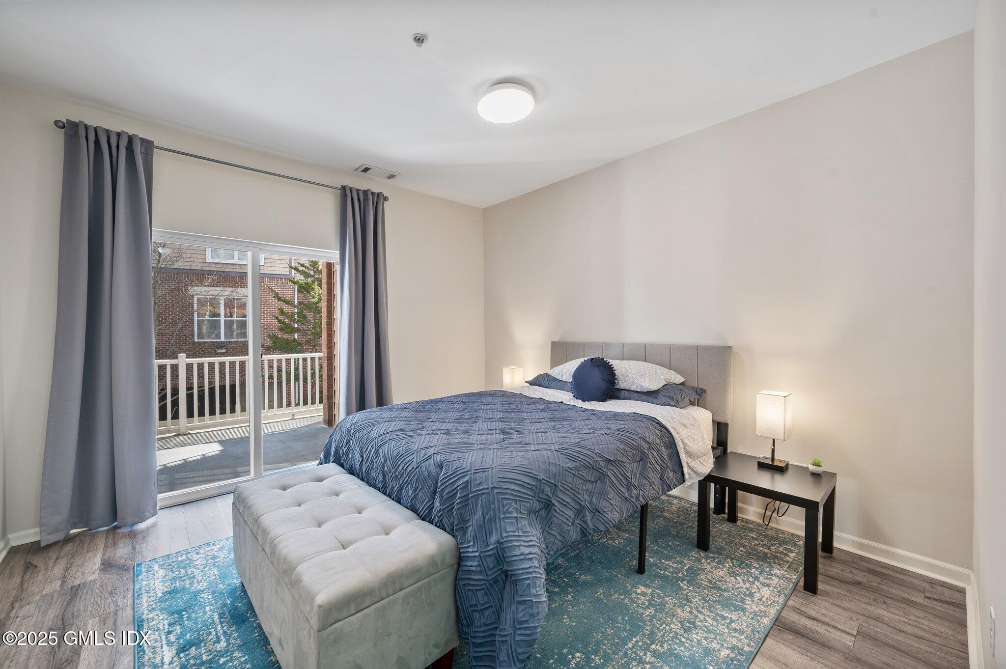 25 Adams Avenue, 114